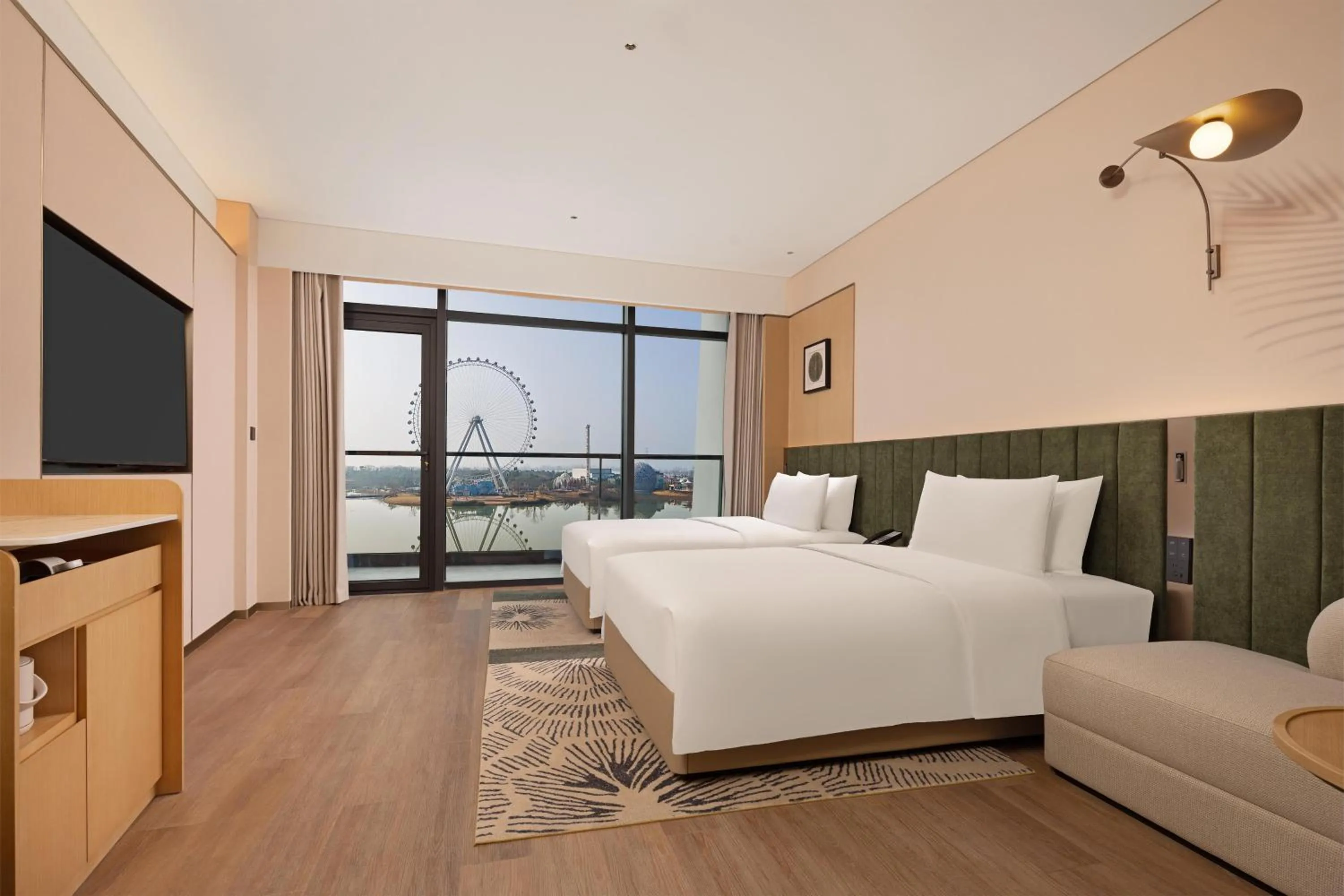 Twin Guest Room with Balcony in Hilton Garden Inn Huangshi Dinosaur Wonderland
