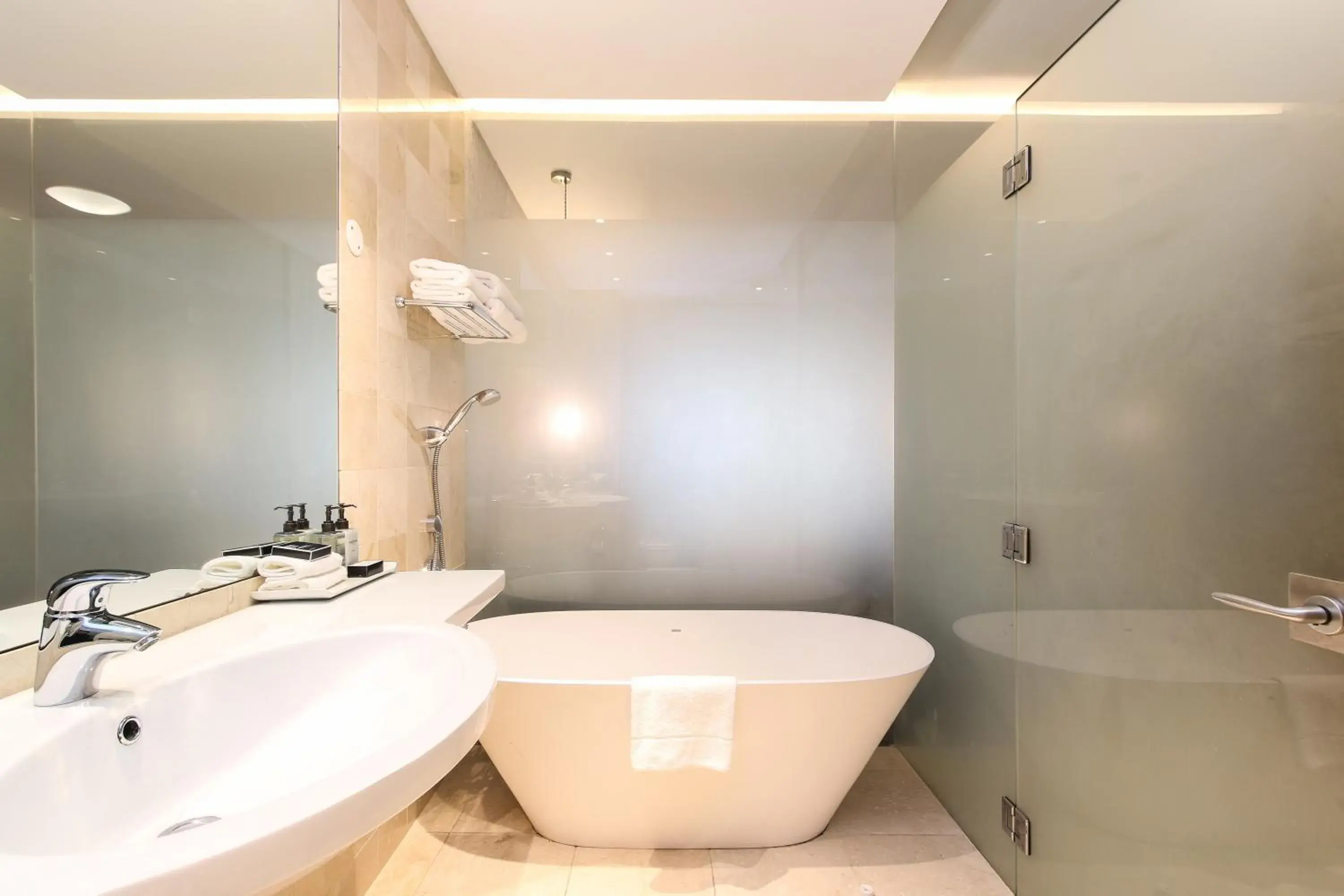 Standard Double or Twin Room - single occupancy in Vineyard Hotel Standard Double or Twin Room - single occupancy in Vineyard Hotel