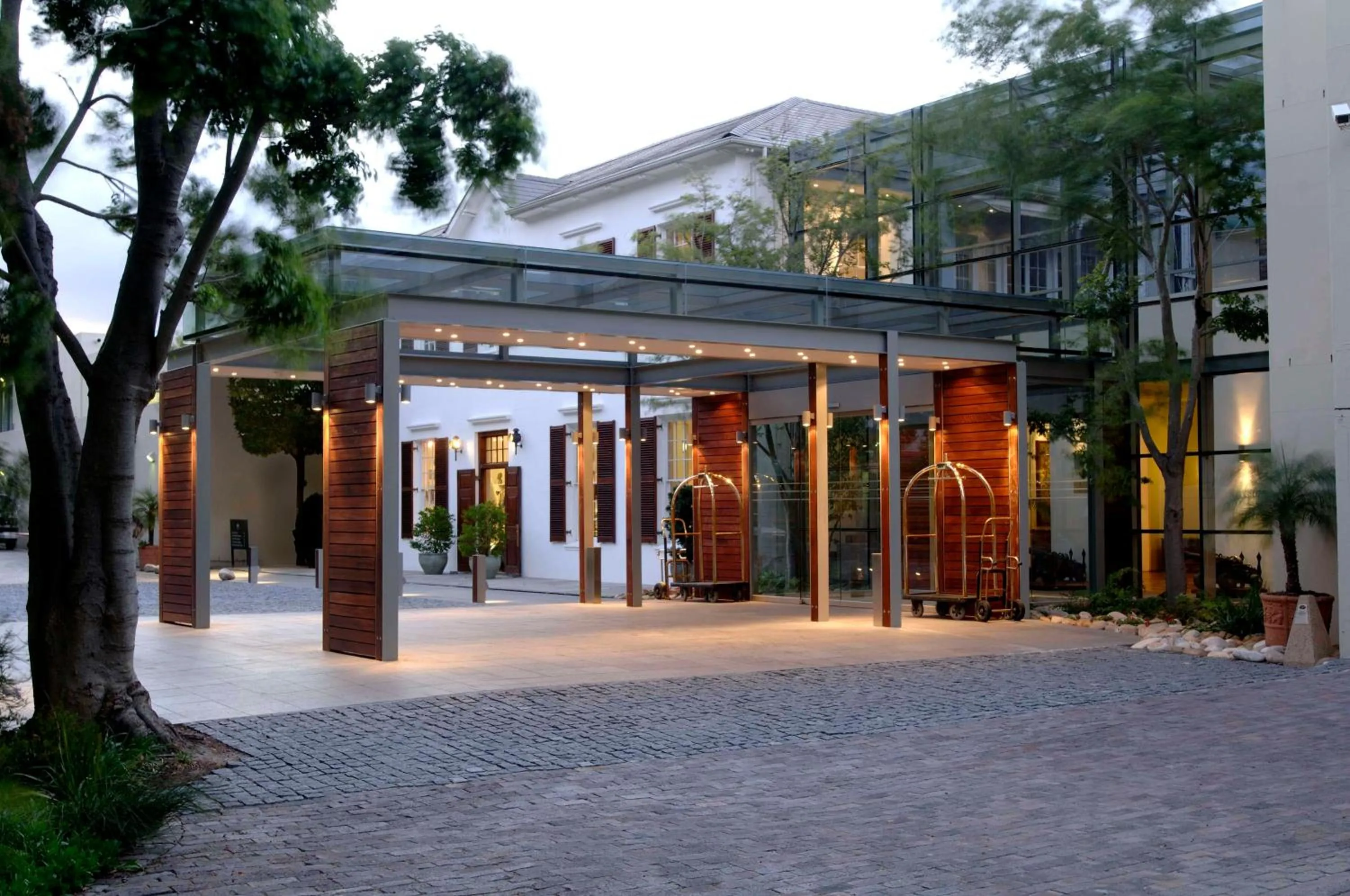 Facade/entrance in Vineyard Hotel