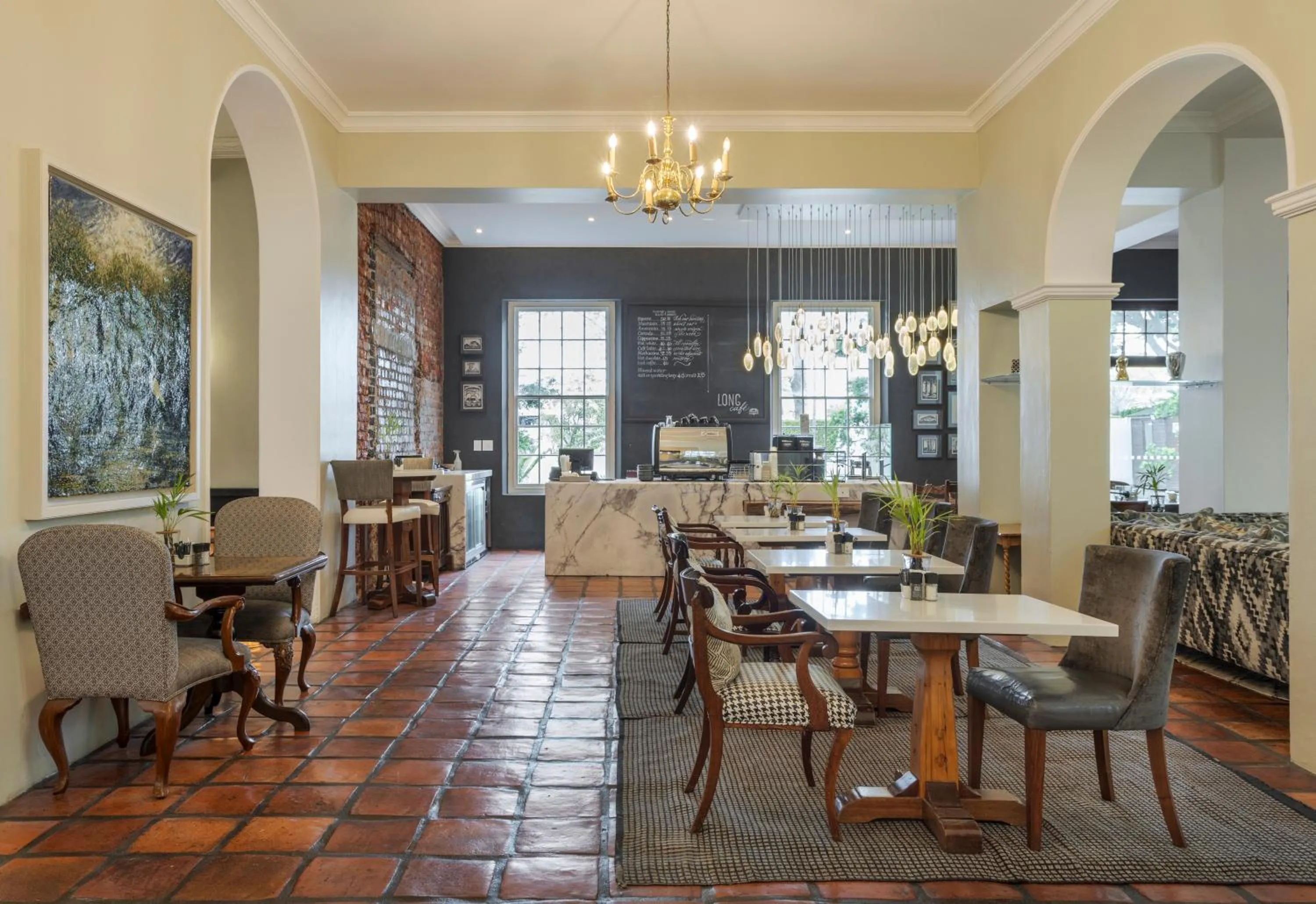 Restaurant/places to eat in Vineyard Hotel