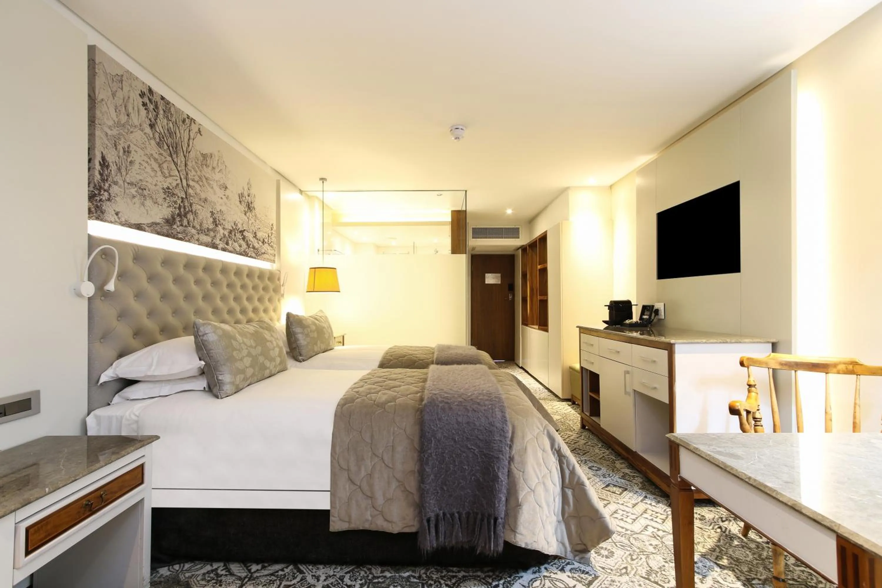 Bedroom, Bed in Vineyard Hotel