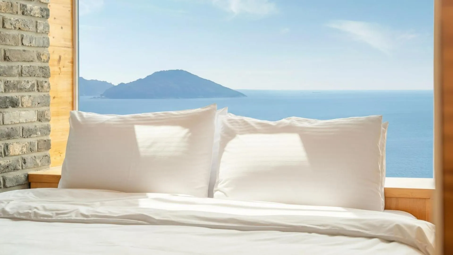 Property building, Bed in Geoje Inbito Pension