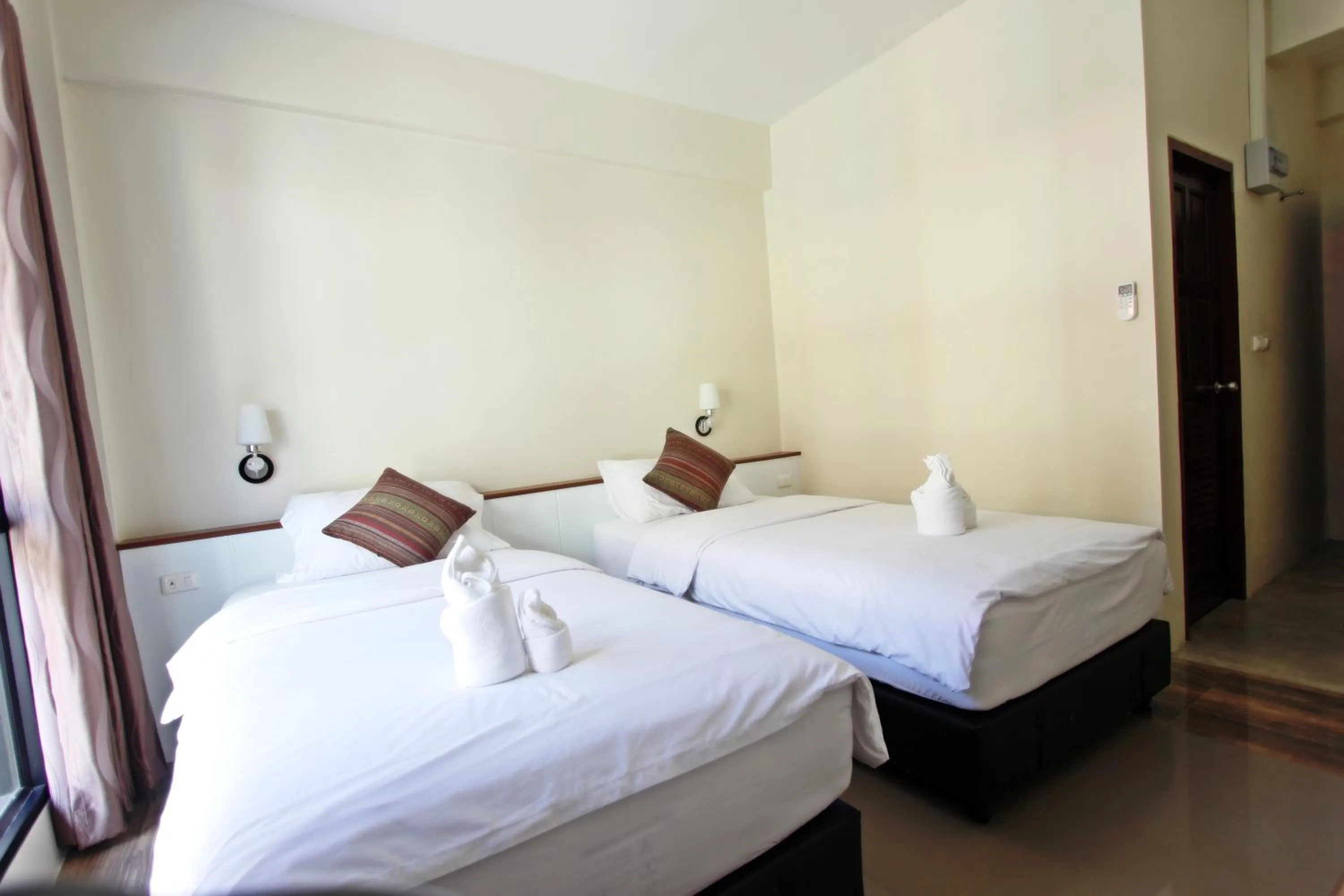 Bedroom, Bed in Baan Pordeedin