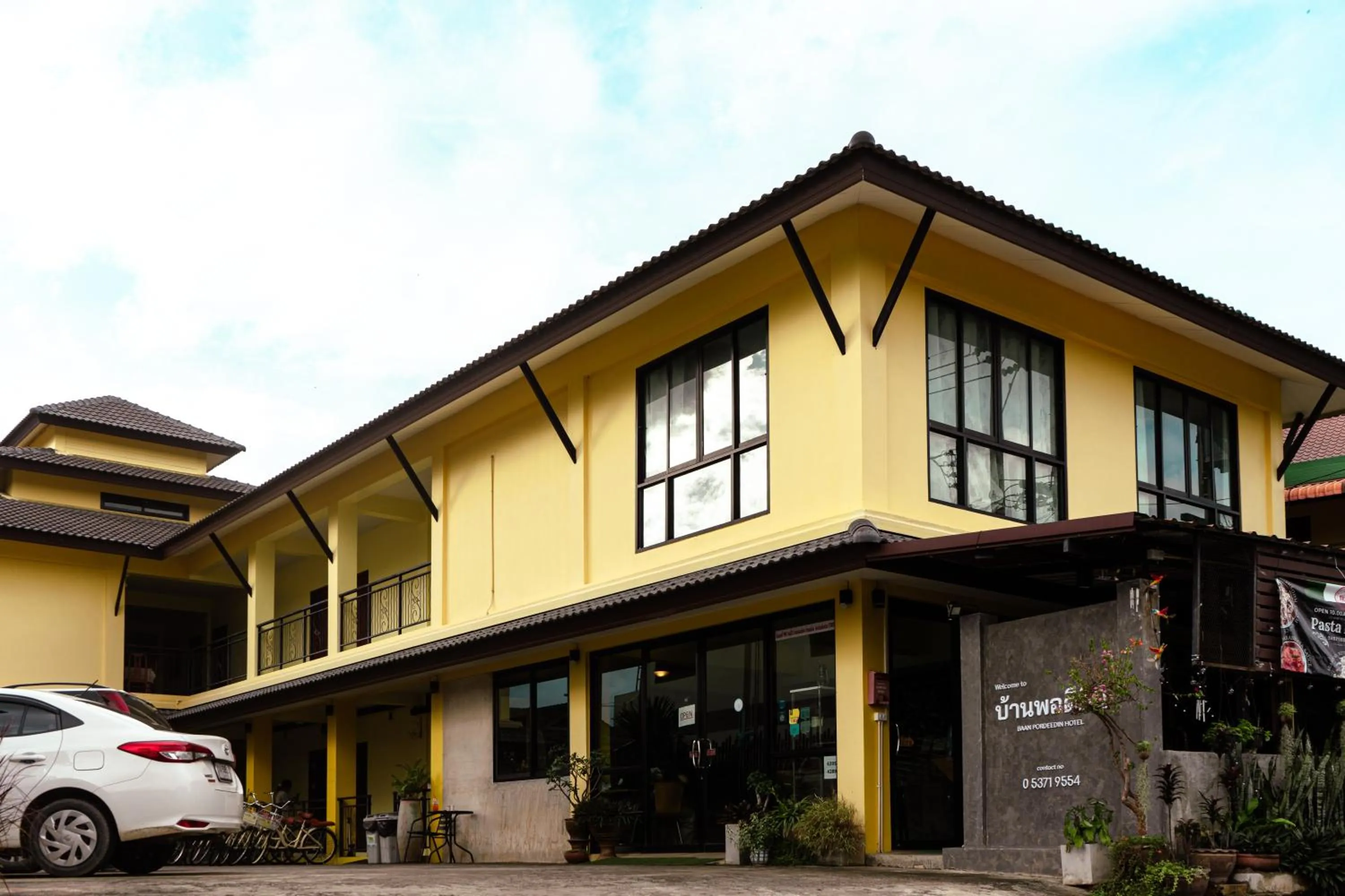 Property building in Baan Pordeedin