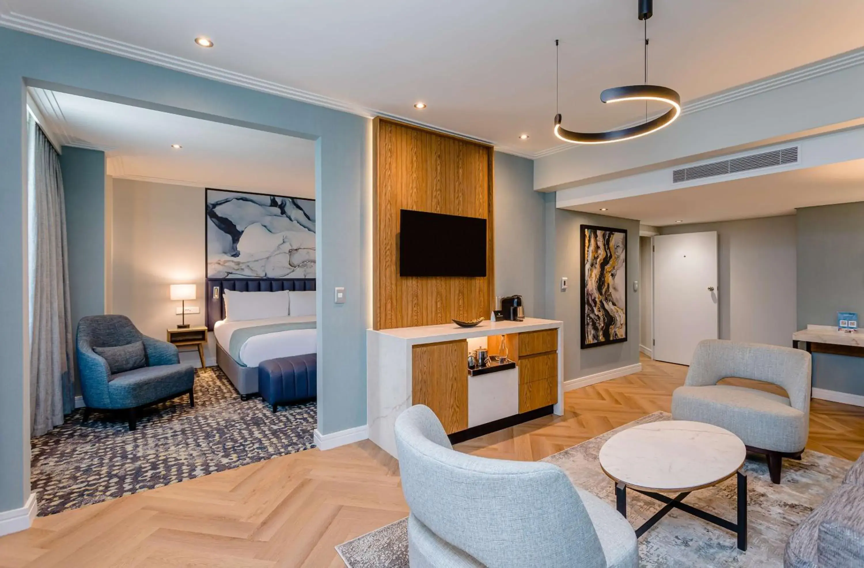 Junior Suite Non Smoking in Southern Sun Rosebank, Johannesburg Junior Suite Non Smoking in Southern Sun Rosebank, Johannesburg