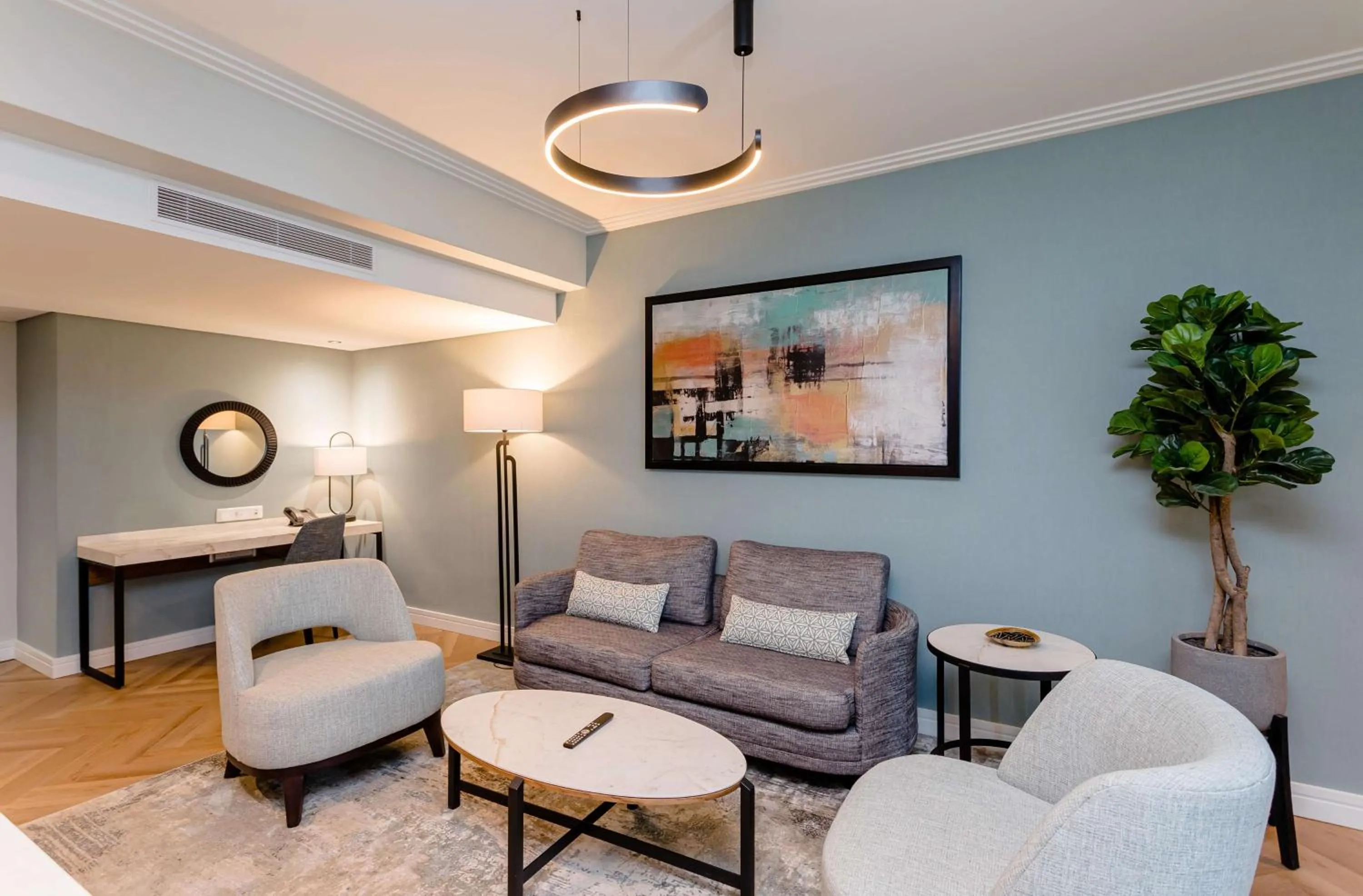 Photo of the whole room in Southern Sun Rosebank, Johannesburg