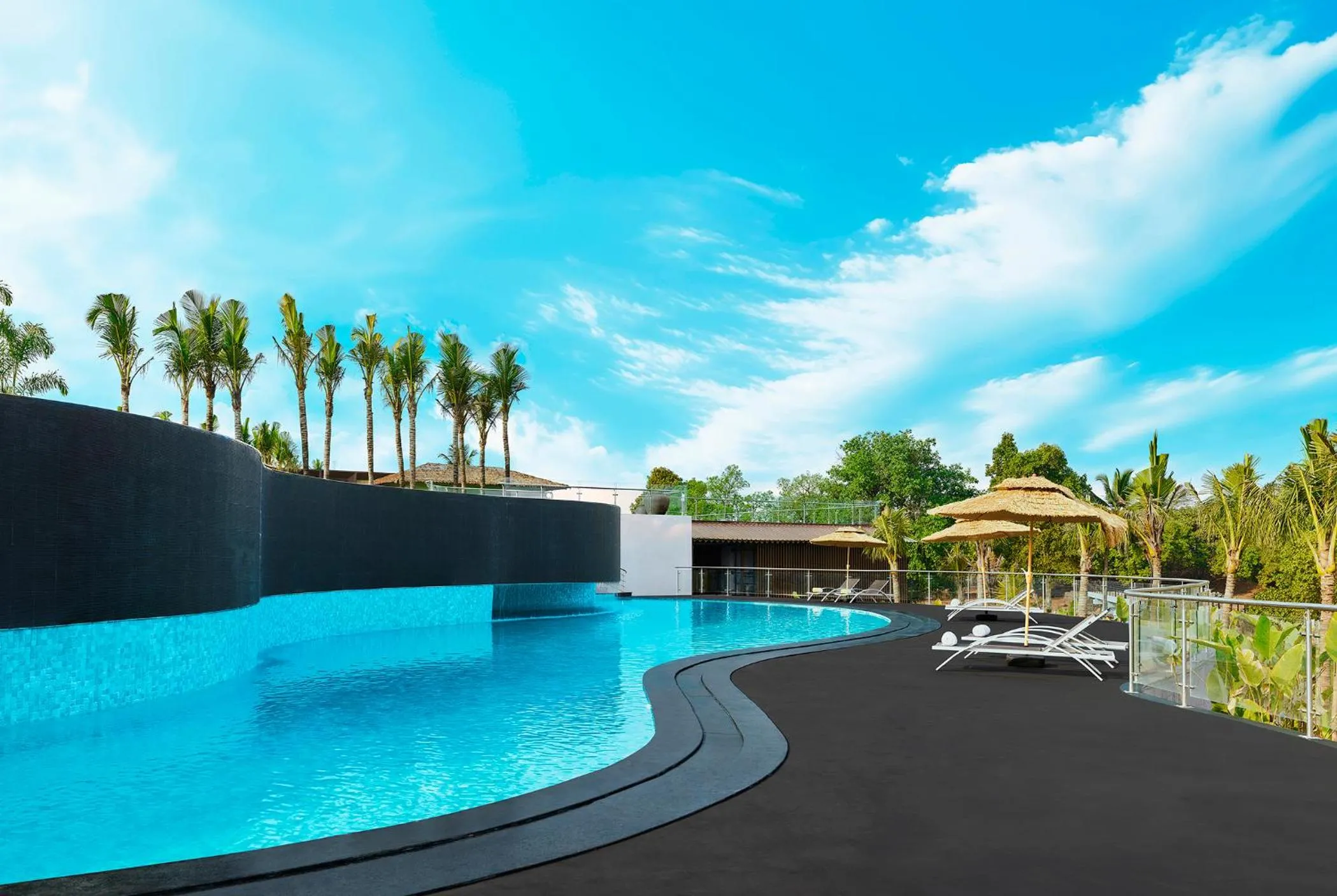 Swimming pool in Stone Water By Zuper