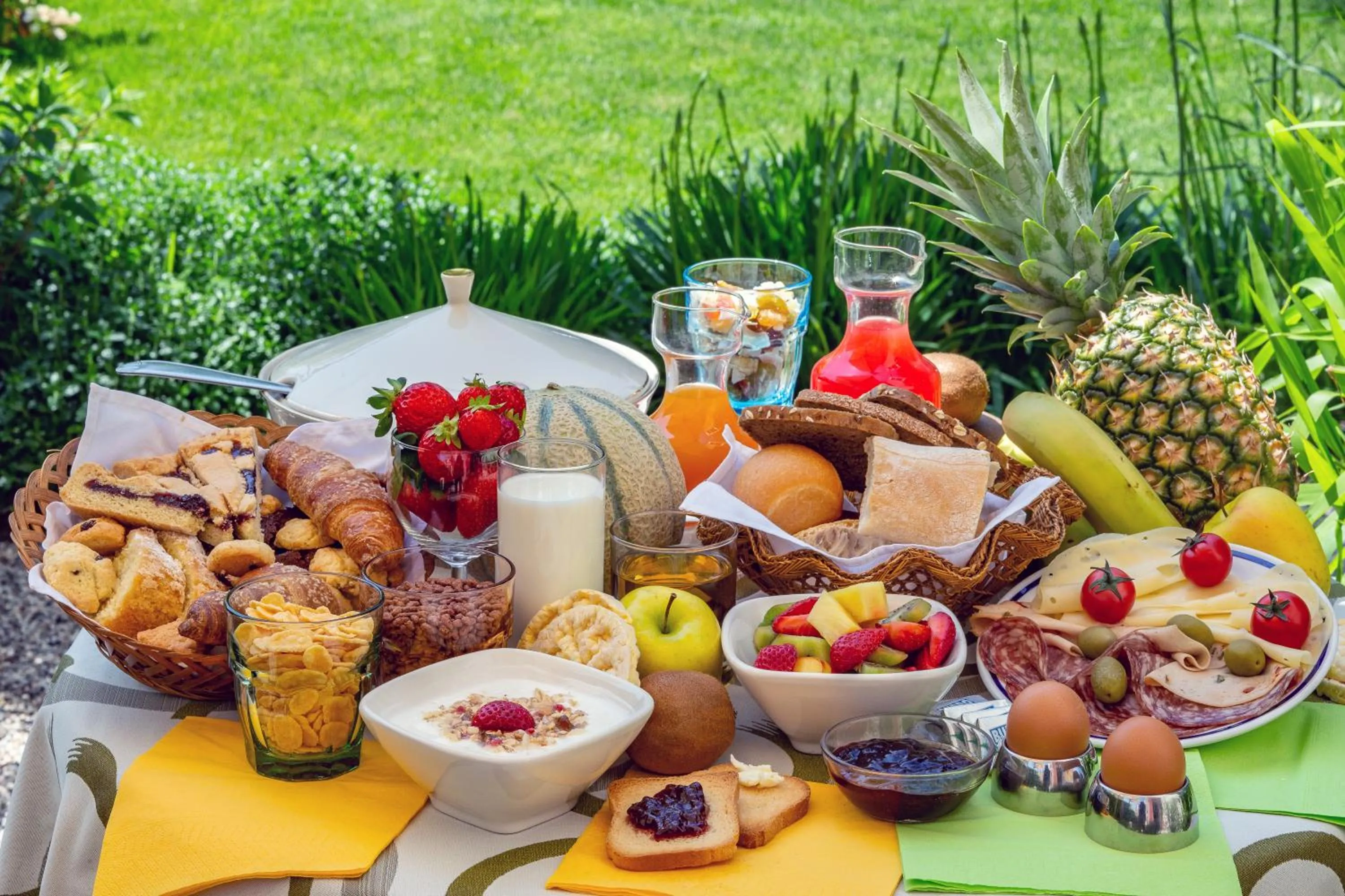 Buffet breakfast in Hotel Europa