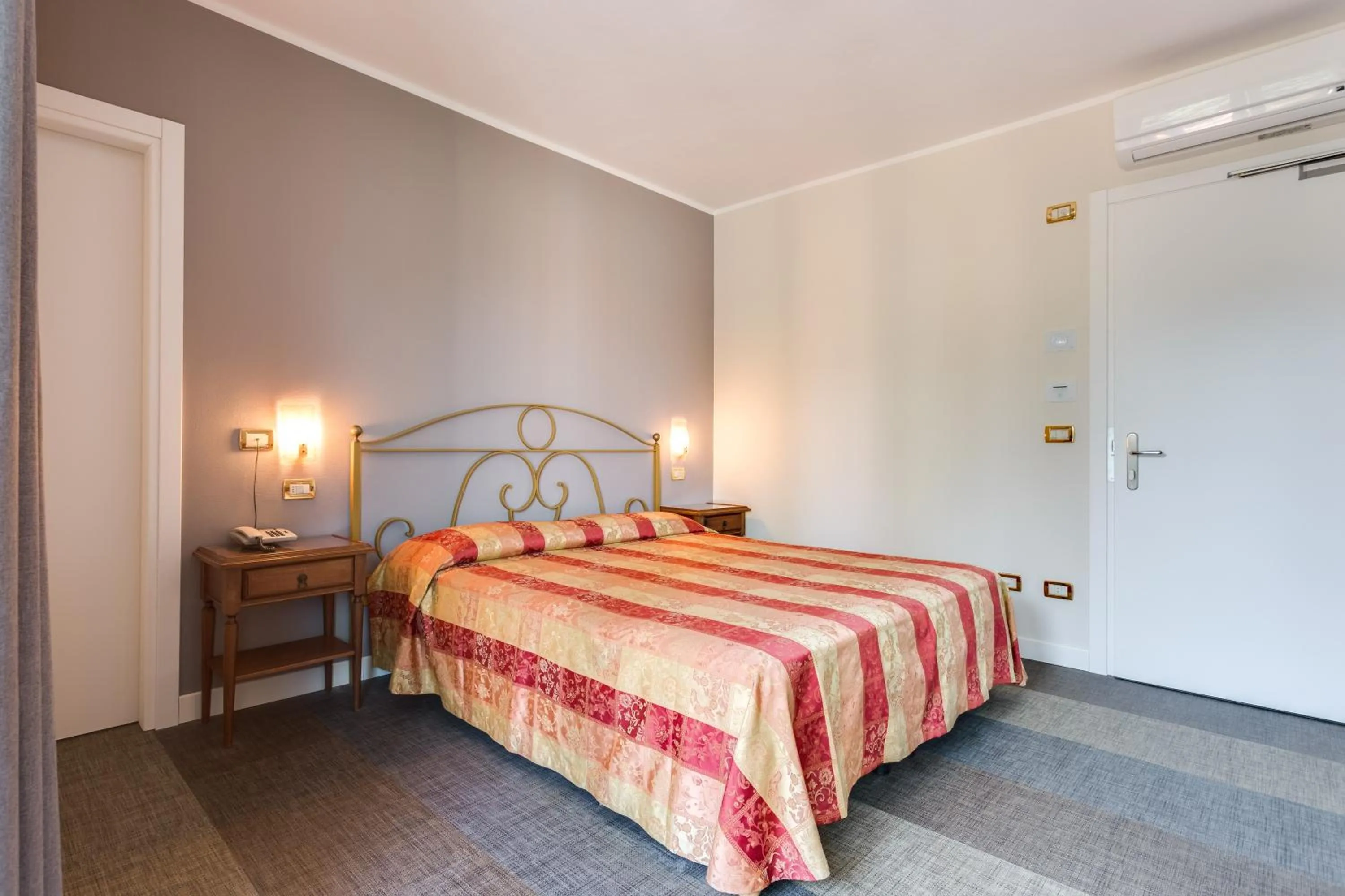 Photo of the whole room, Bed in Hotel Europa