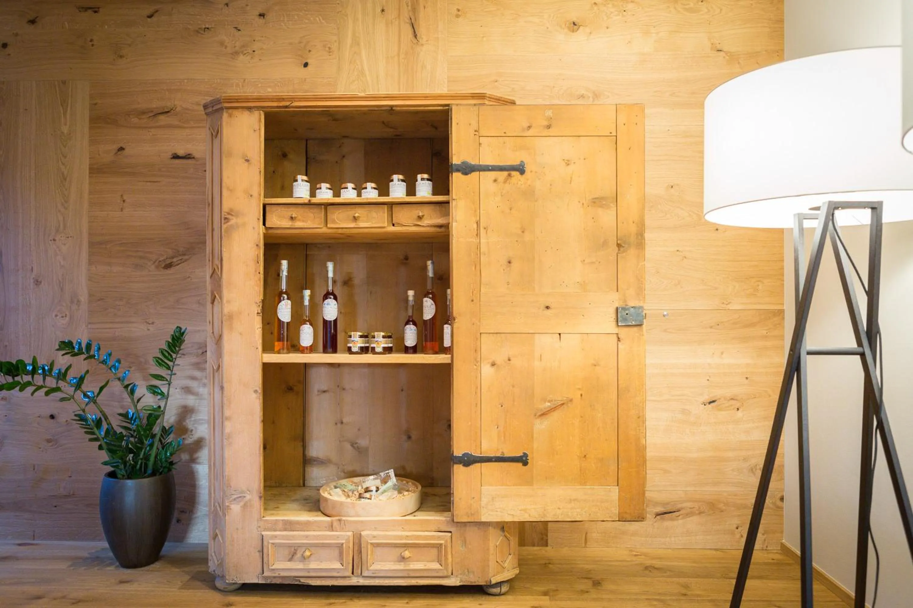 Communal lounge/ TV room in JOAS natur.hotel.b&b