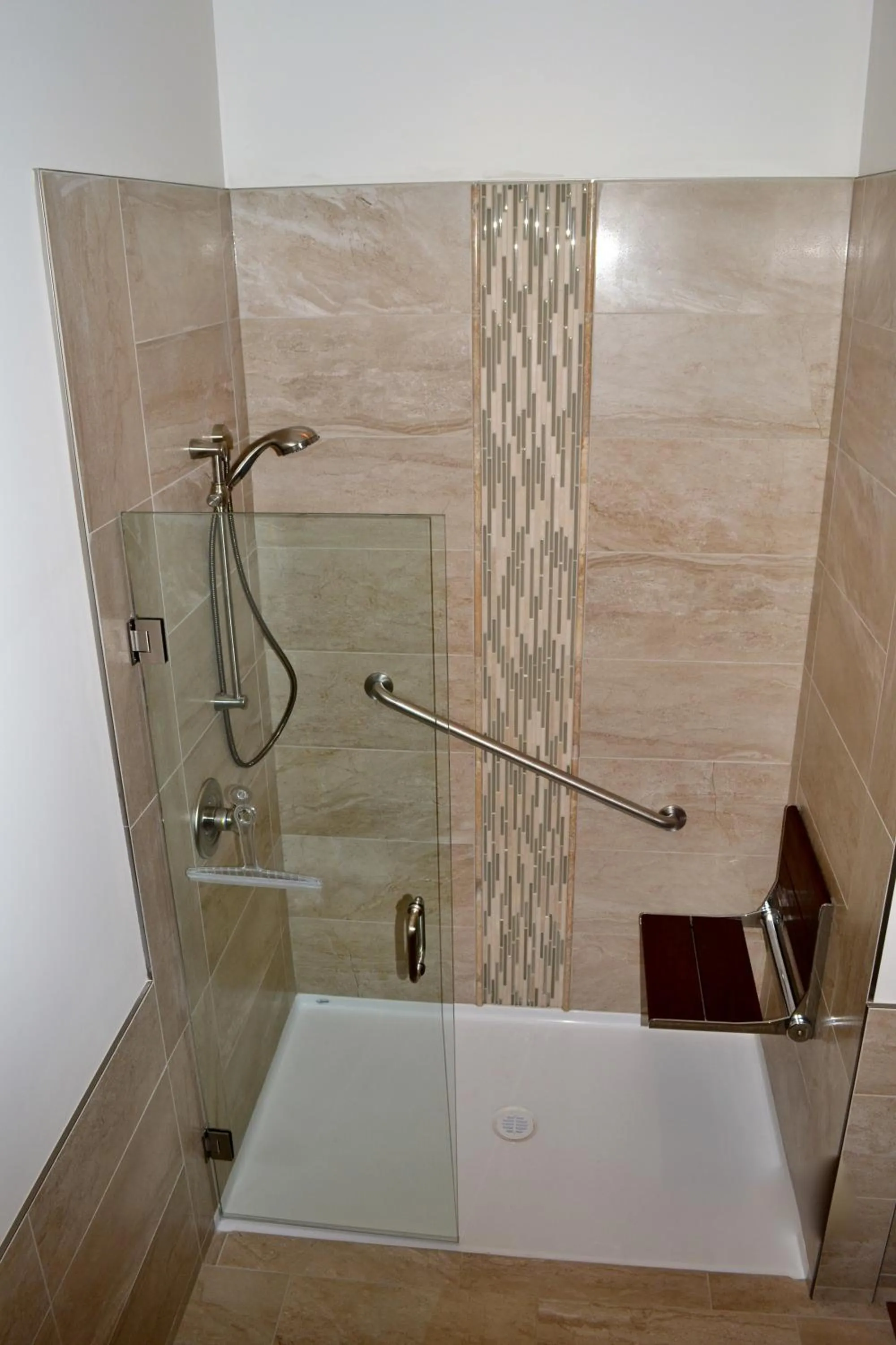 Shower in Radium Elk Park B & B