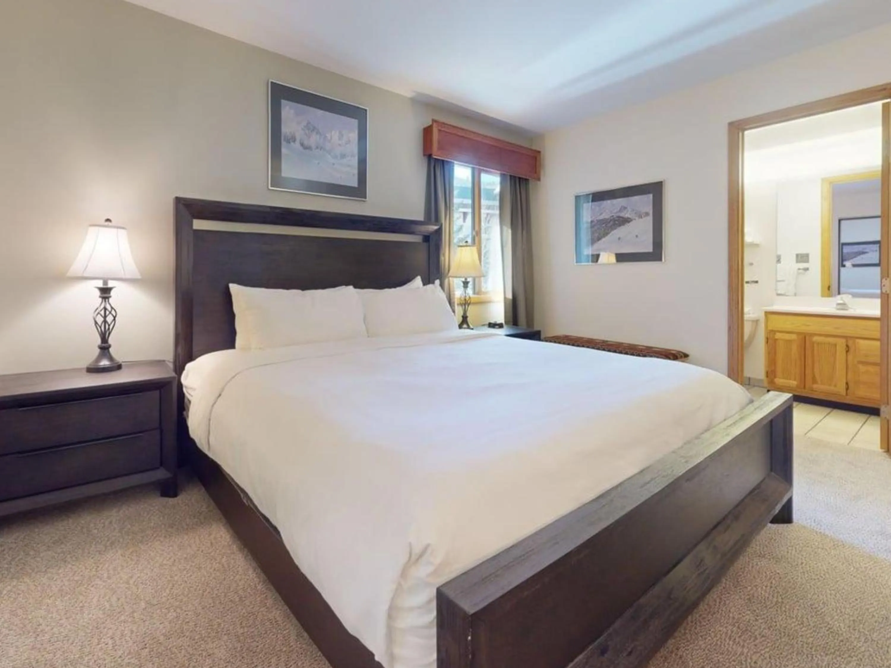 Bedroom, Bed in Enzian - CoralTree Residence Collection