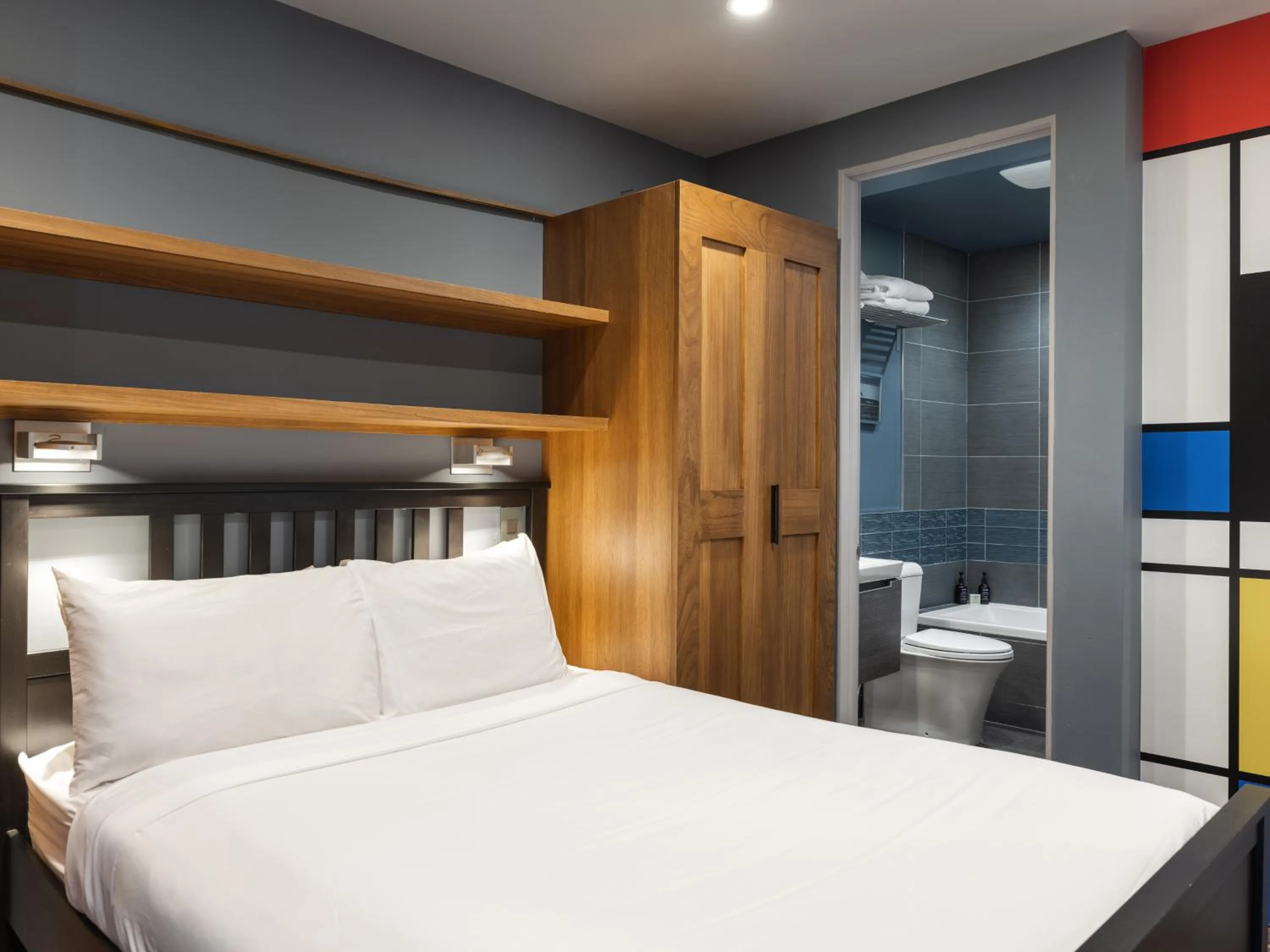 Bedroom, Bed in Vail 21 - CoralTree Residence Collection