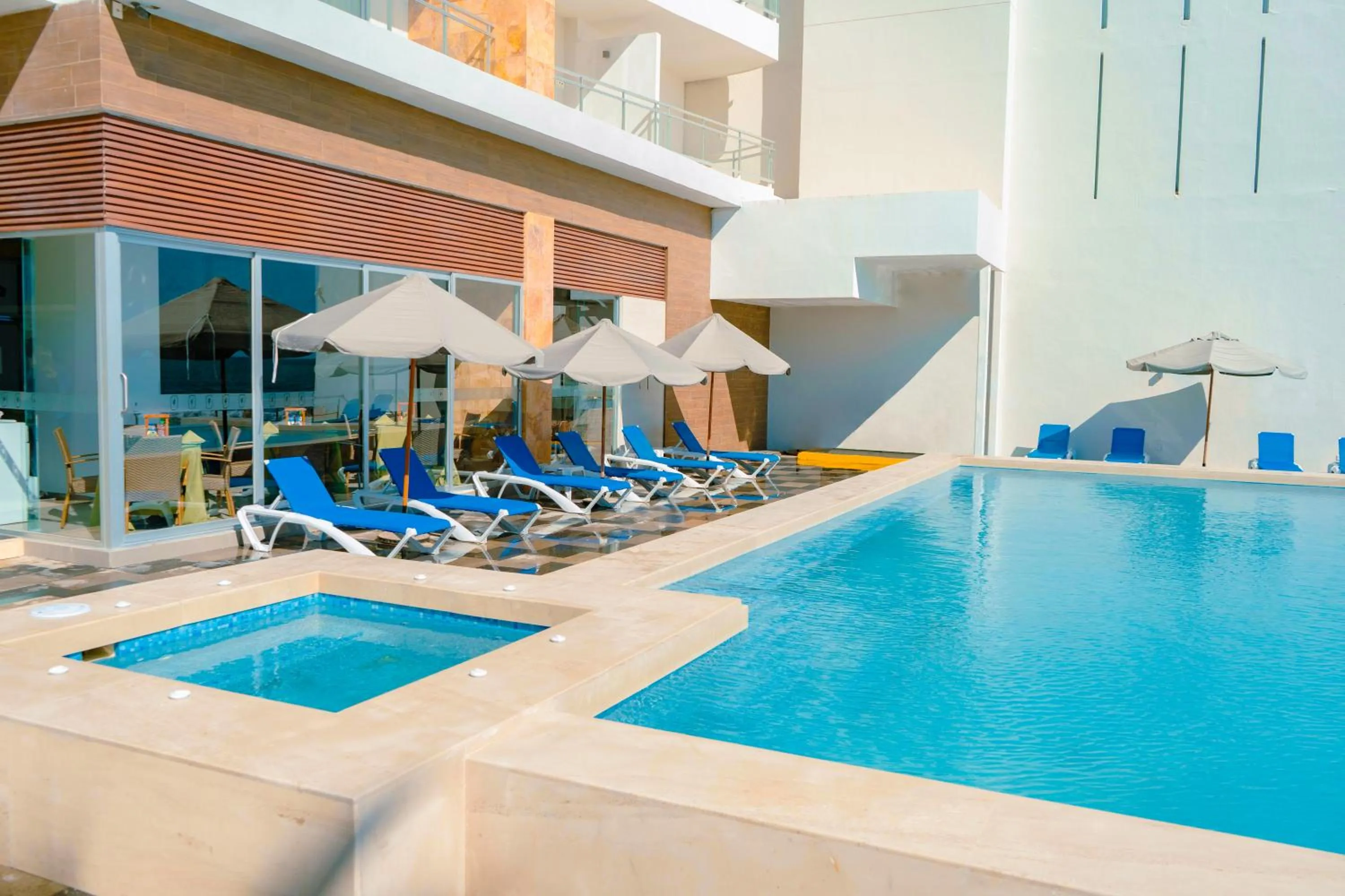 Swimming pool in Pacific Palace Beach Tower Hotel