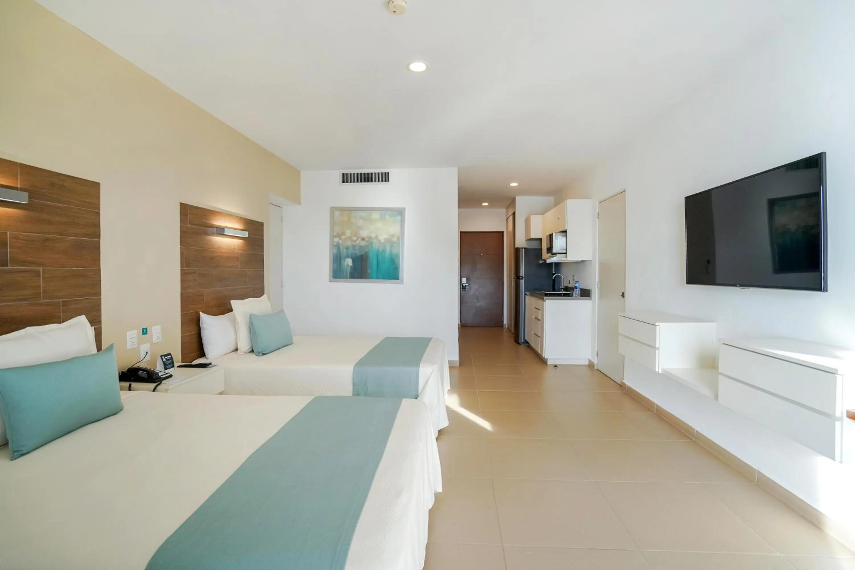 Photo of the whole room, Bed in Pacific Palace Beach Tower Hotel