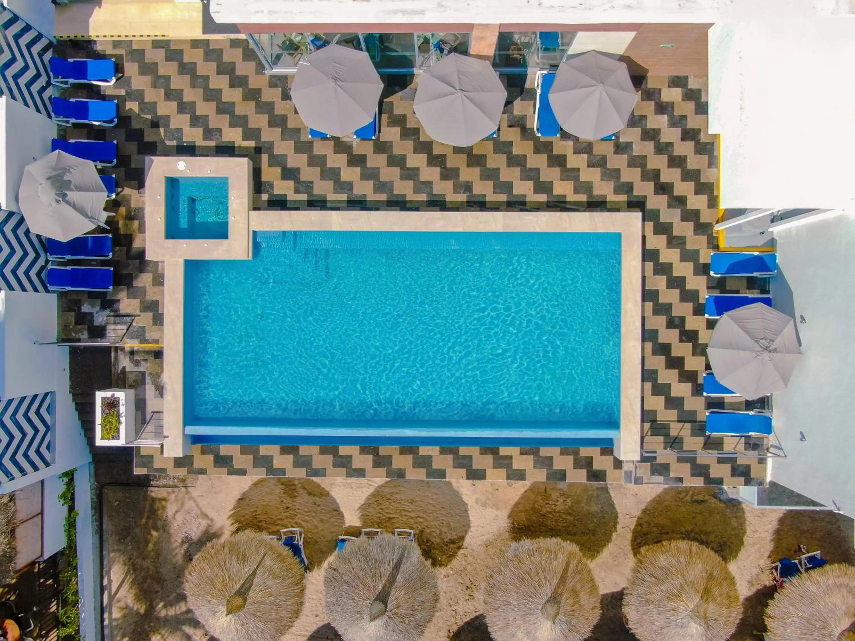 Swimming pool in Pacific Palace Beach Tower Hotel