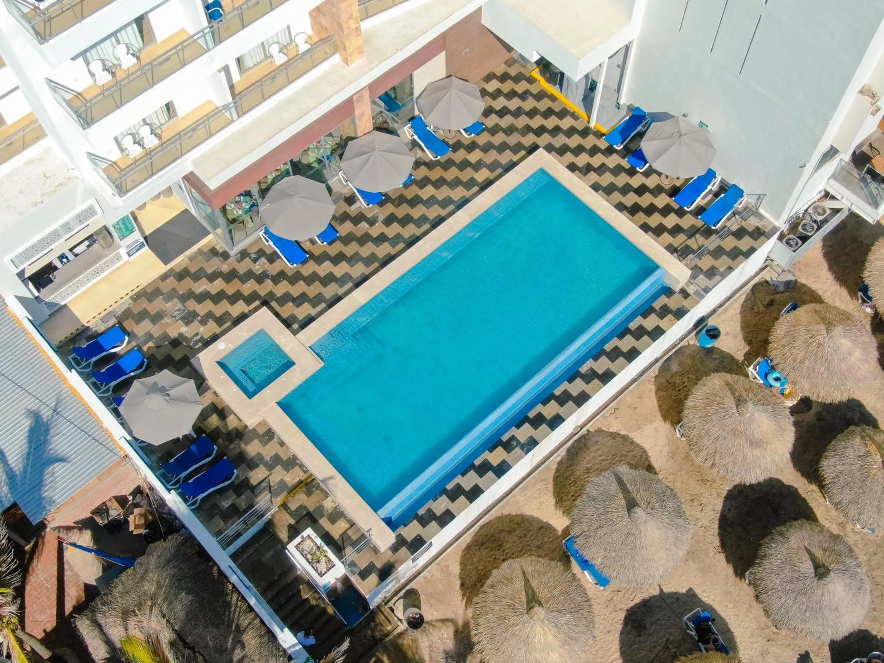 Swimming pool in Pacific Palace Beach Tower Hotel