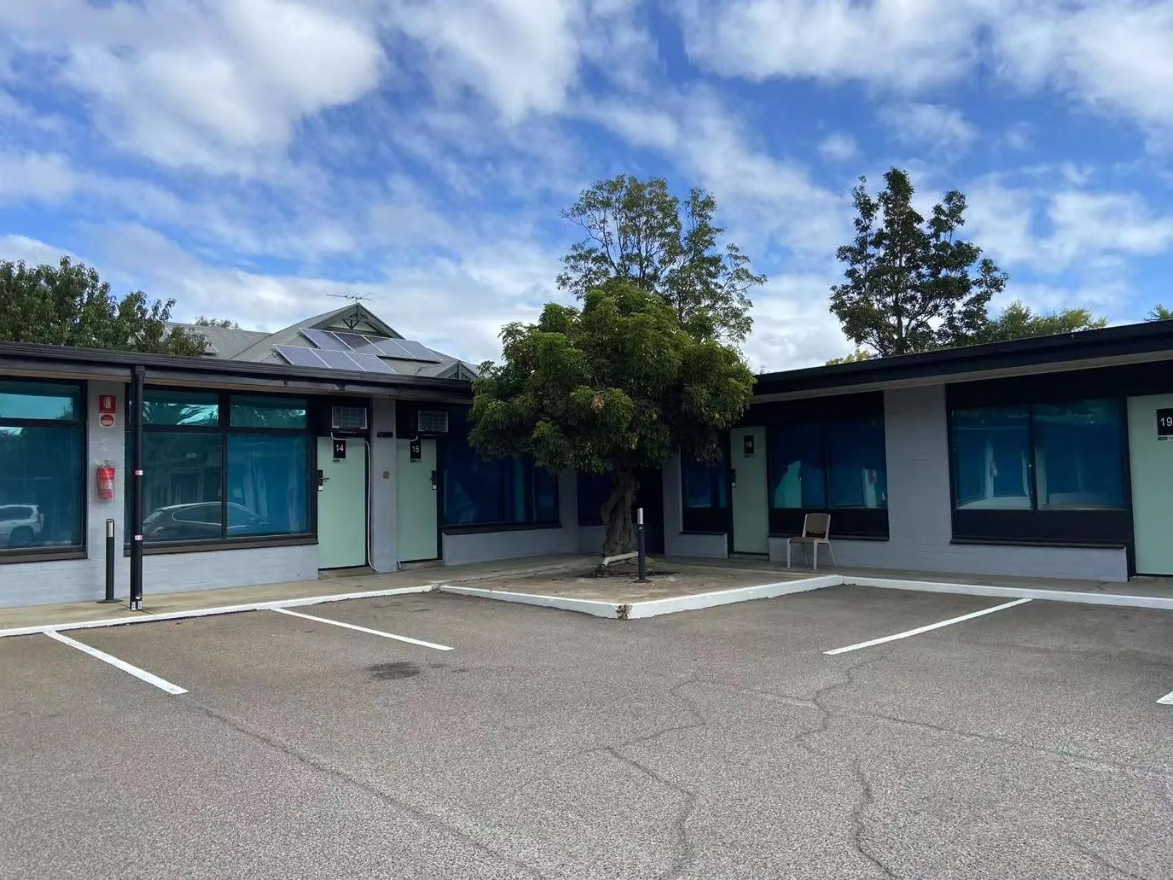 Property building in Jasper Motor Inn