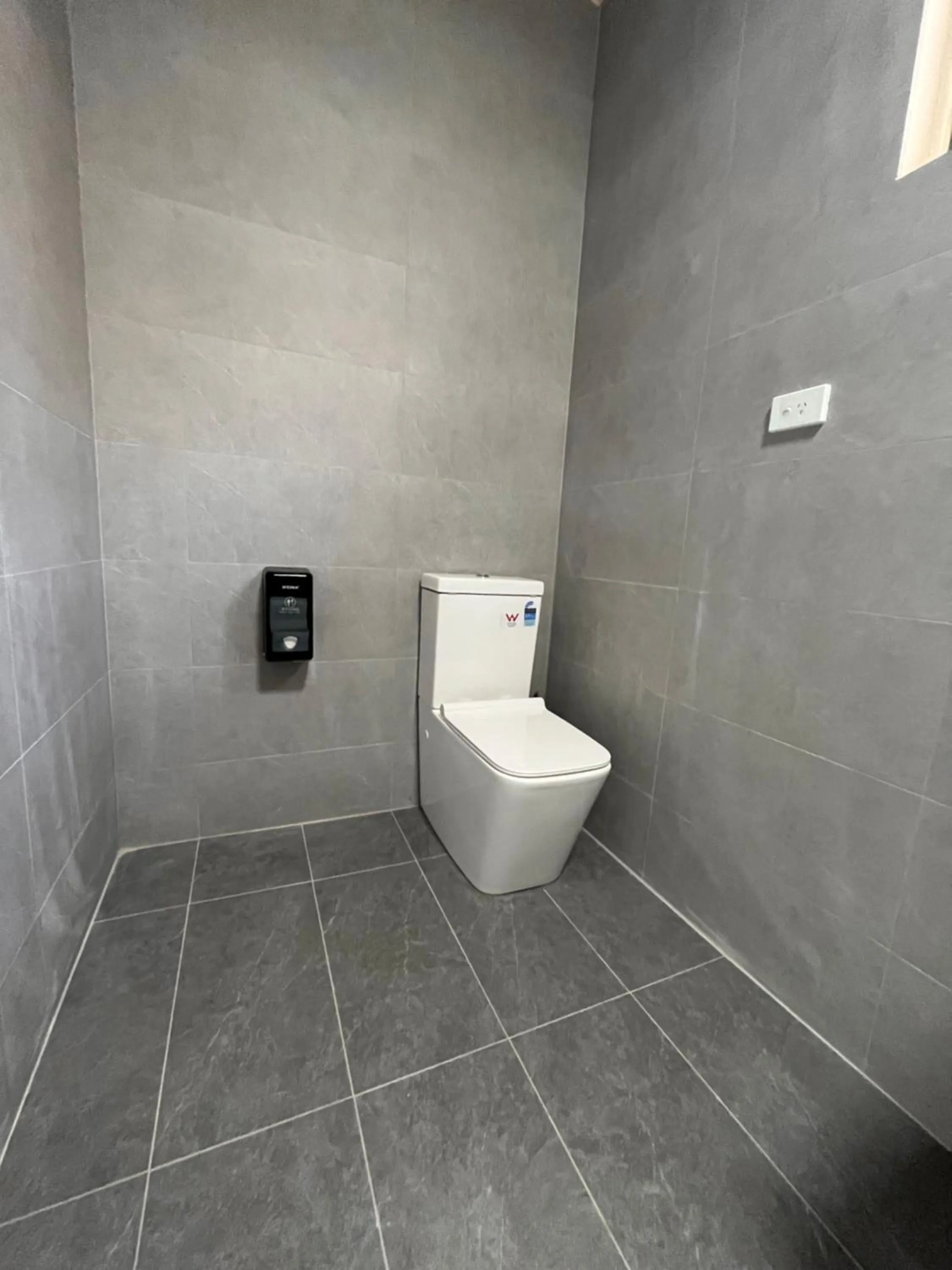 Toilet in Jasper Motor Inn