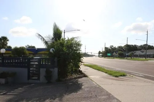 Dunedin Cove Motel
