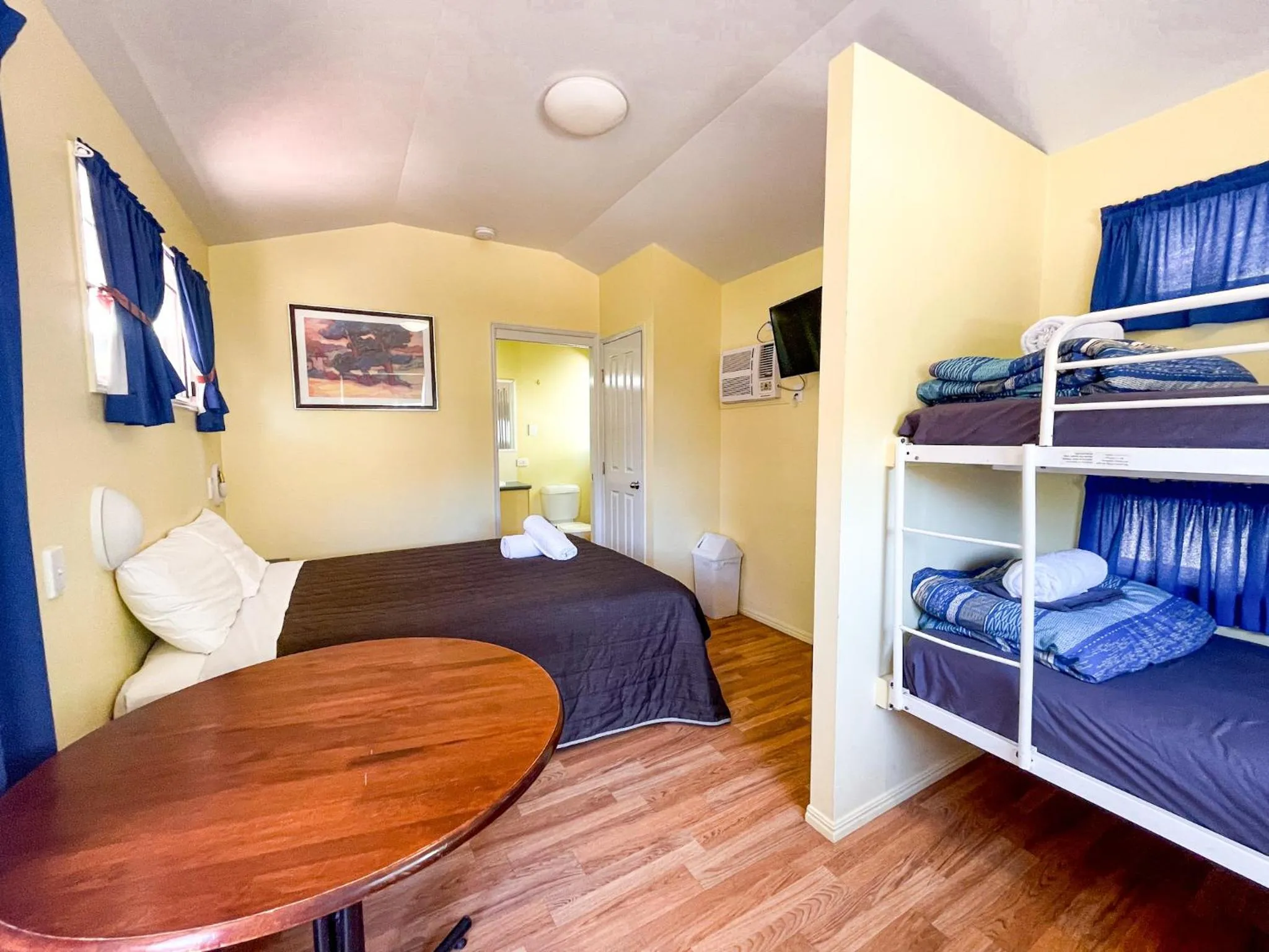 Bed in Roma Aussie Tourist Park