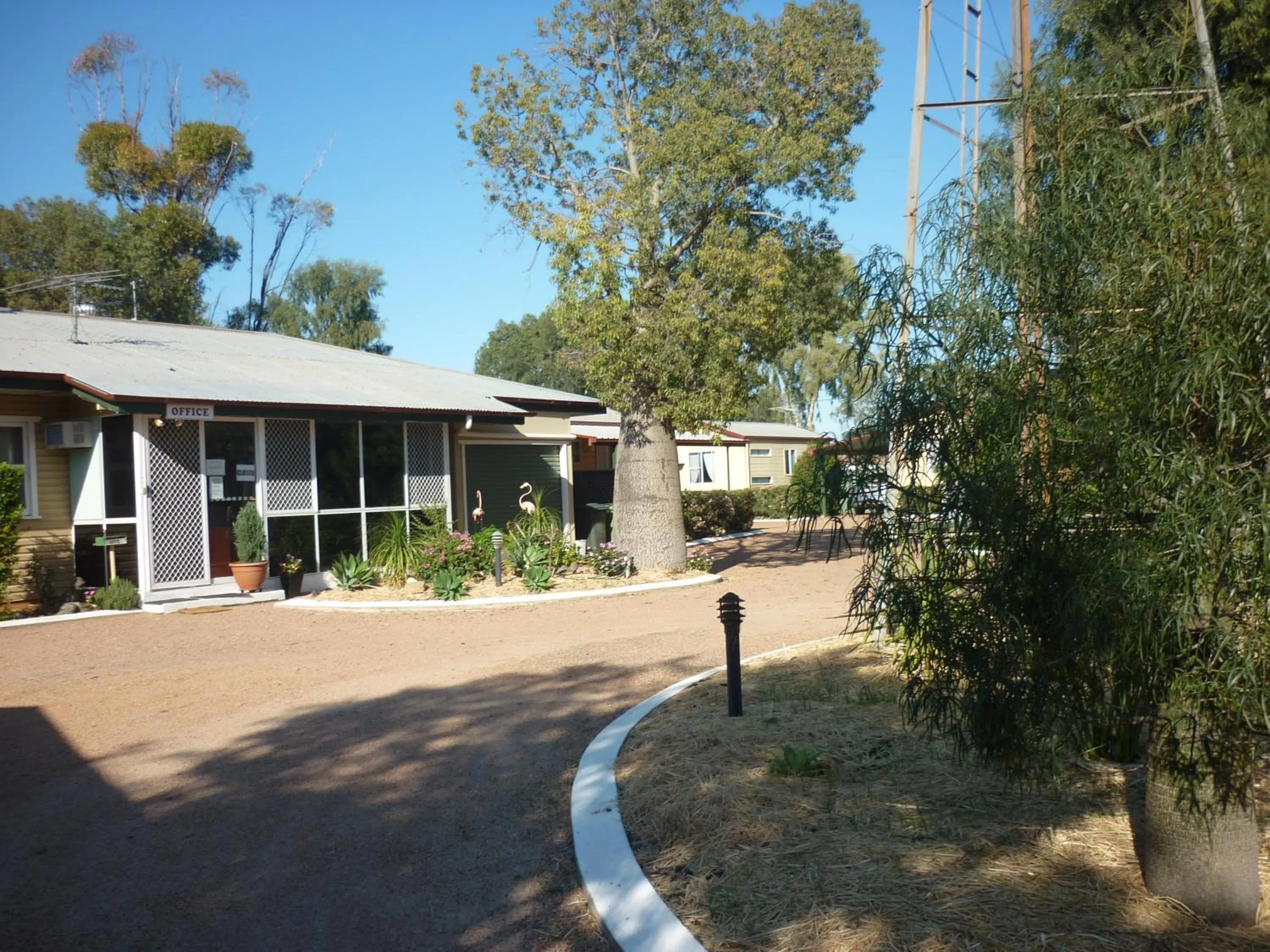 Property building in Roma Aussie Tourist Park