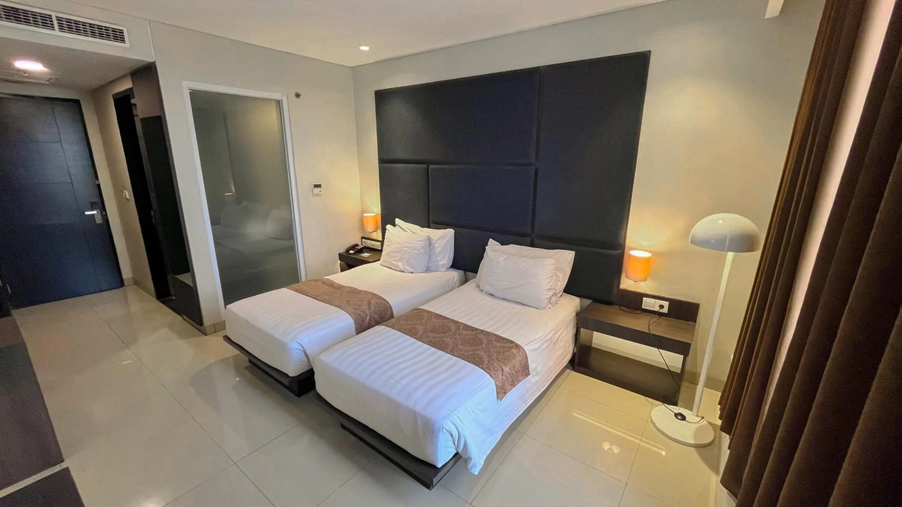 Bedroom, Bed in Grandia Hotel