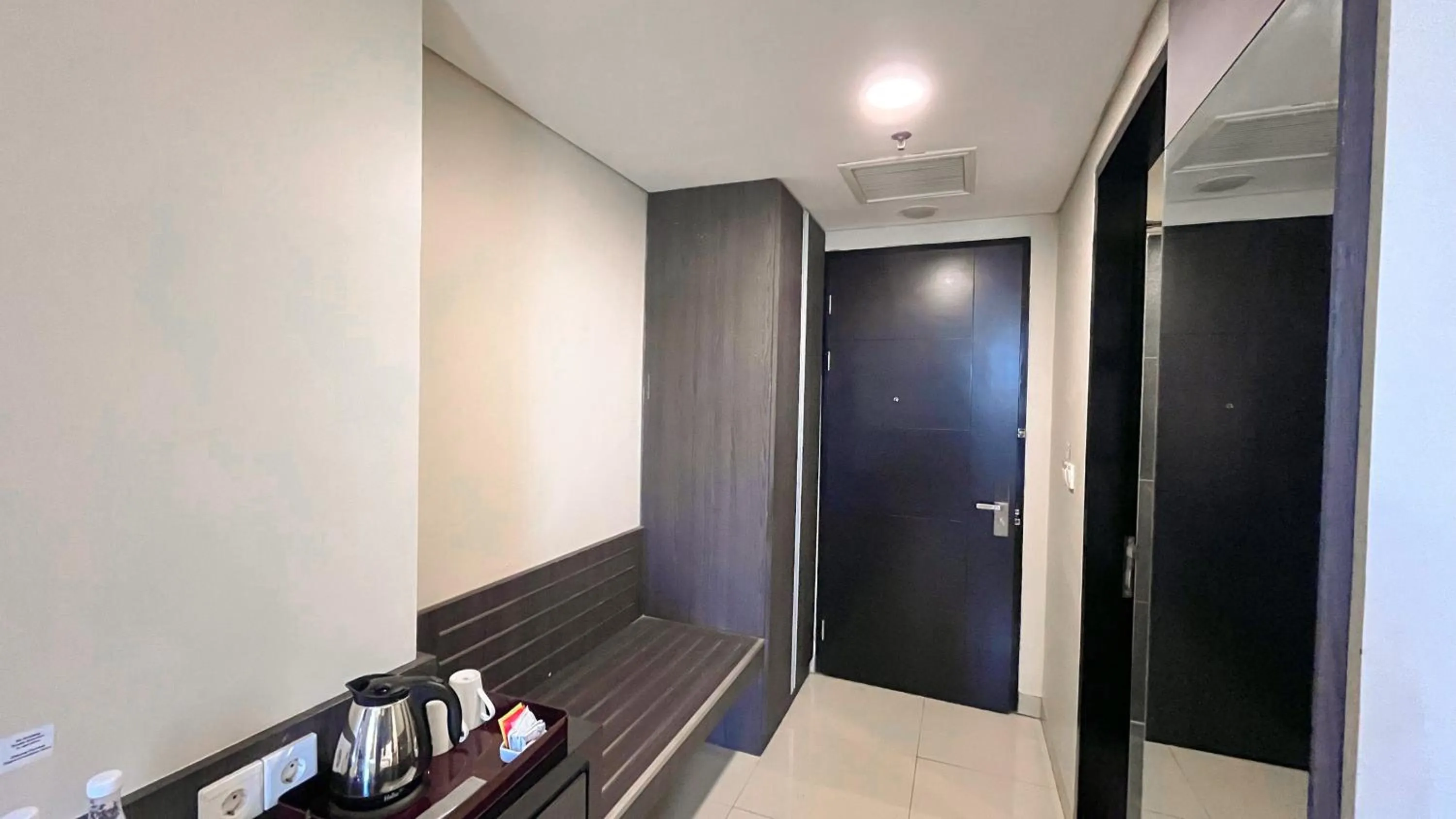 wardrobe in Grandia Hotel