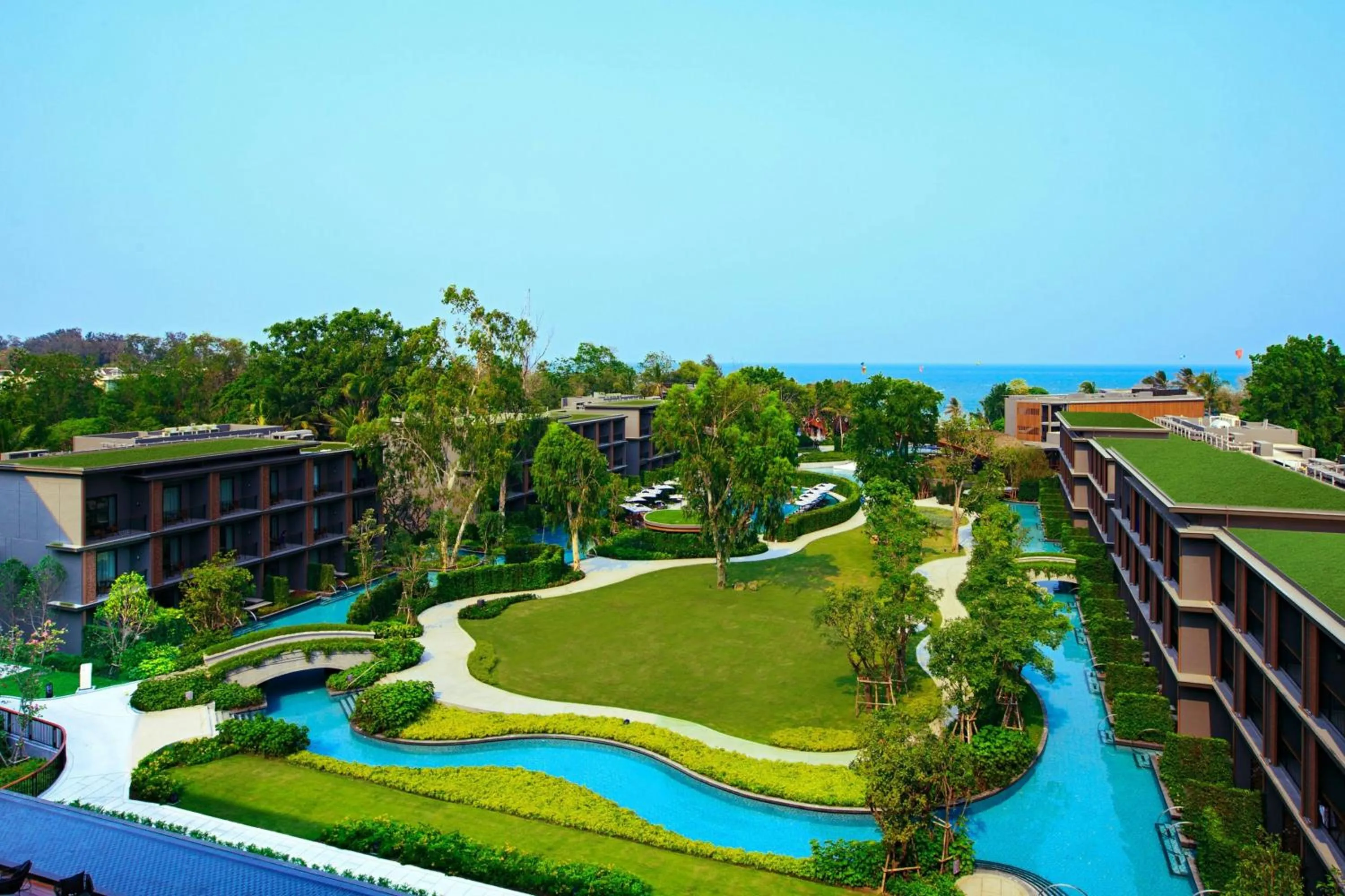 Swimming pool in Hua Hin Marriott Resort and Spa