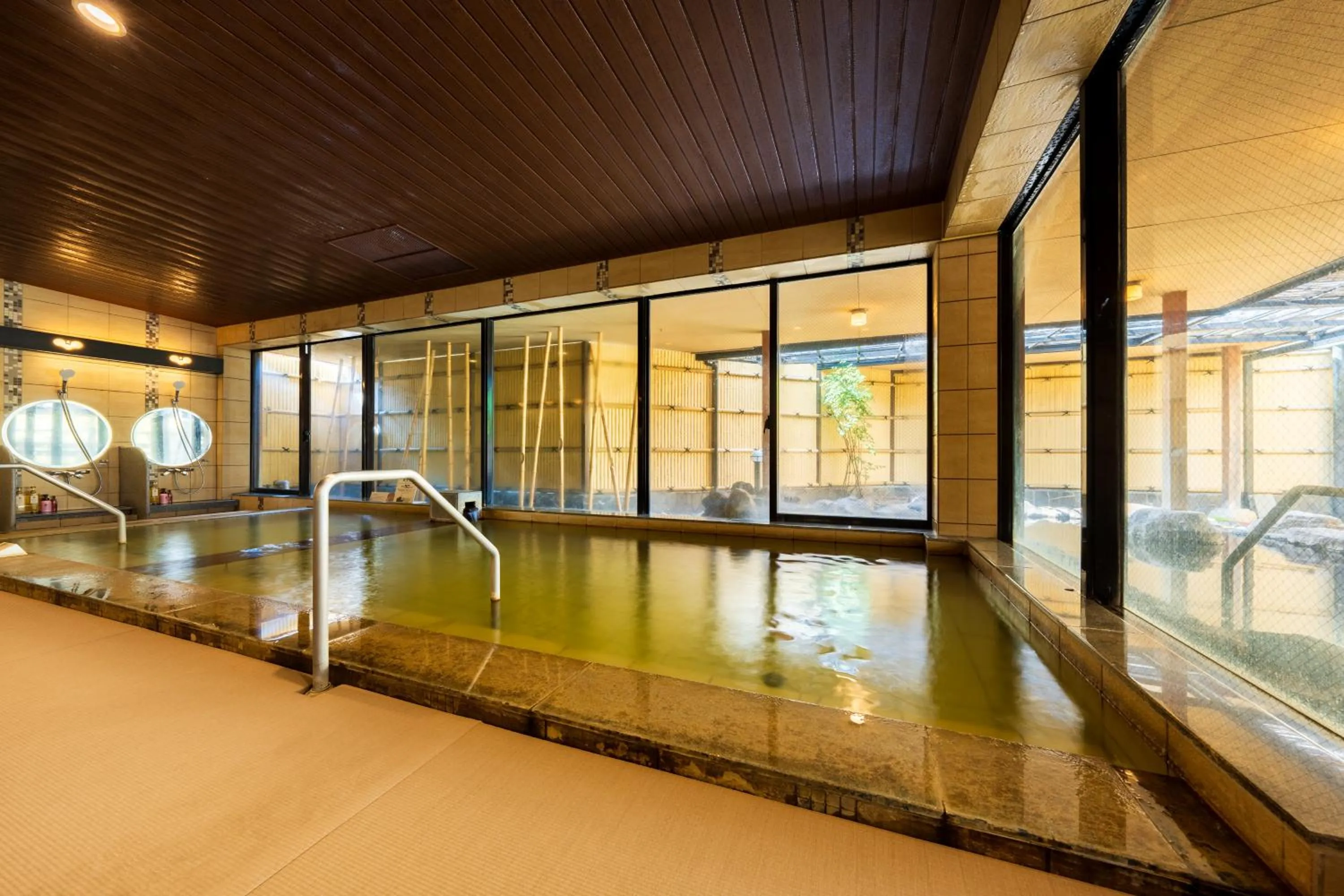 Hot Spring Bath in Hana Beppu