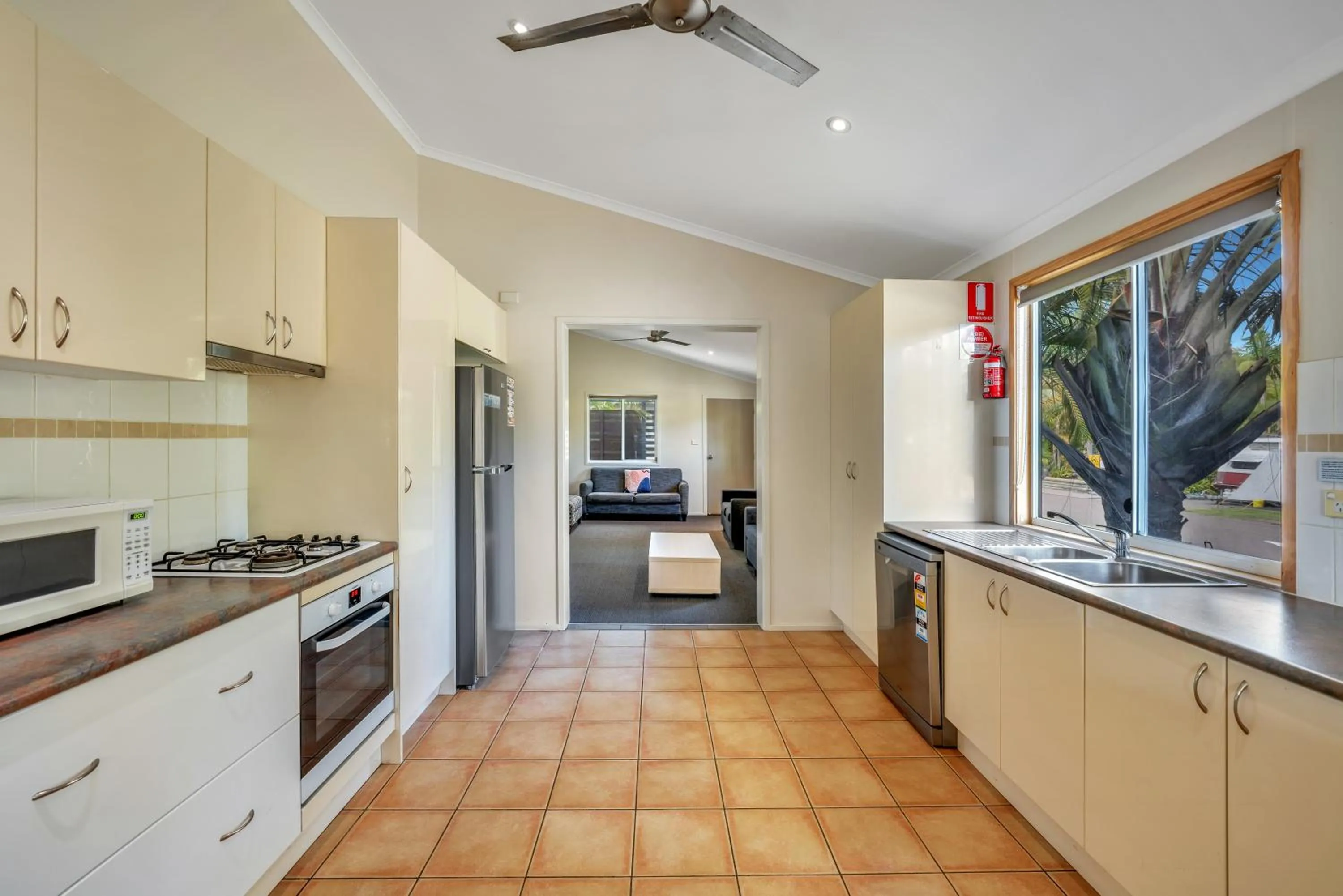 Kitchen or kitchenette in Ingenia Holidays Soldiers Point