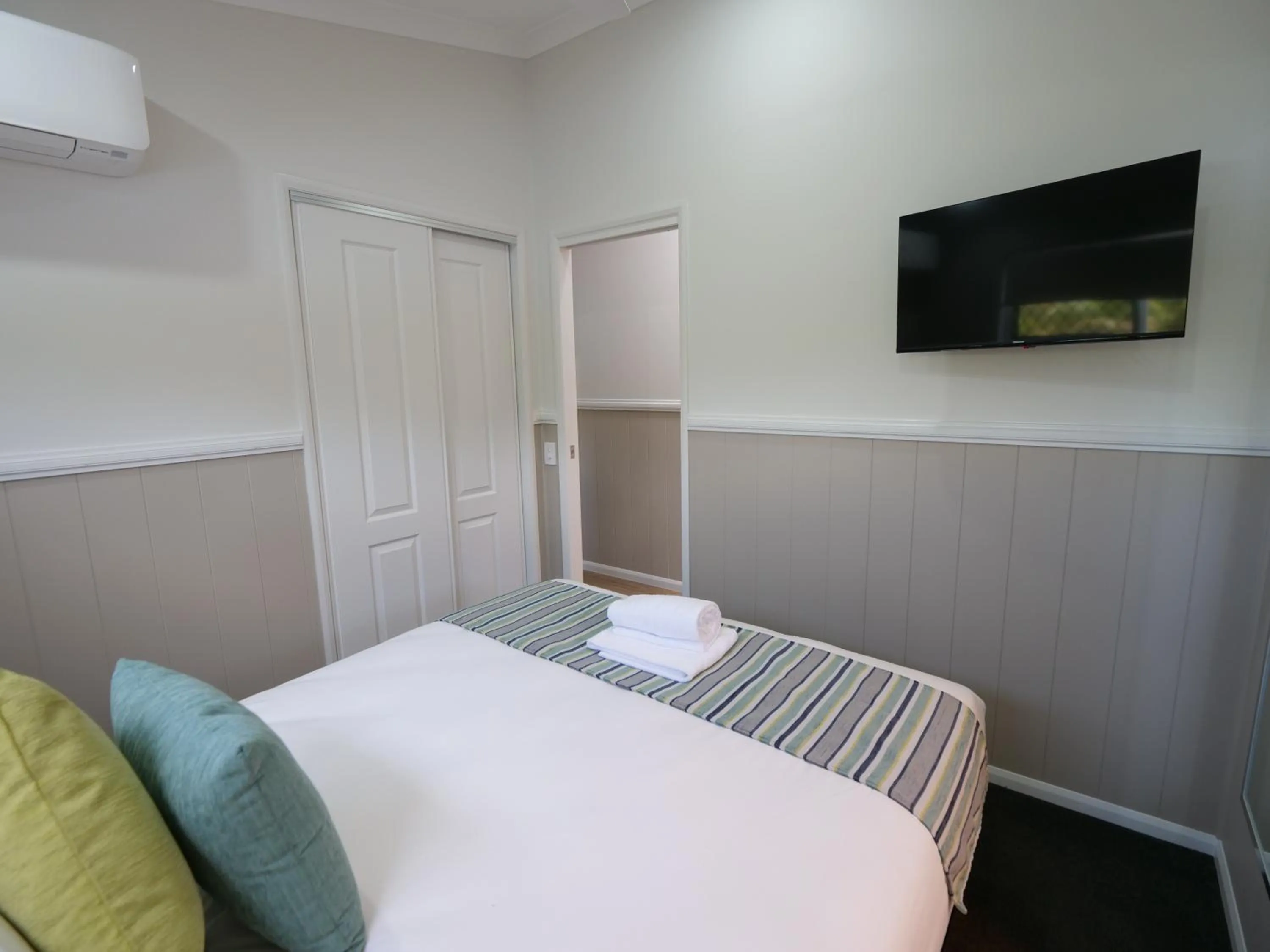 Bedroom, Bed in Ingenia Holidays Soldiers Point