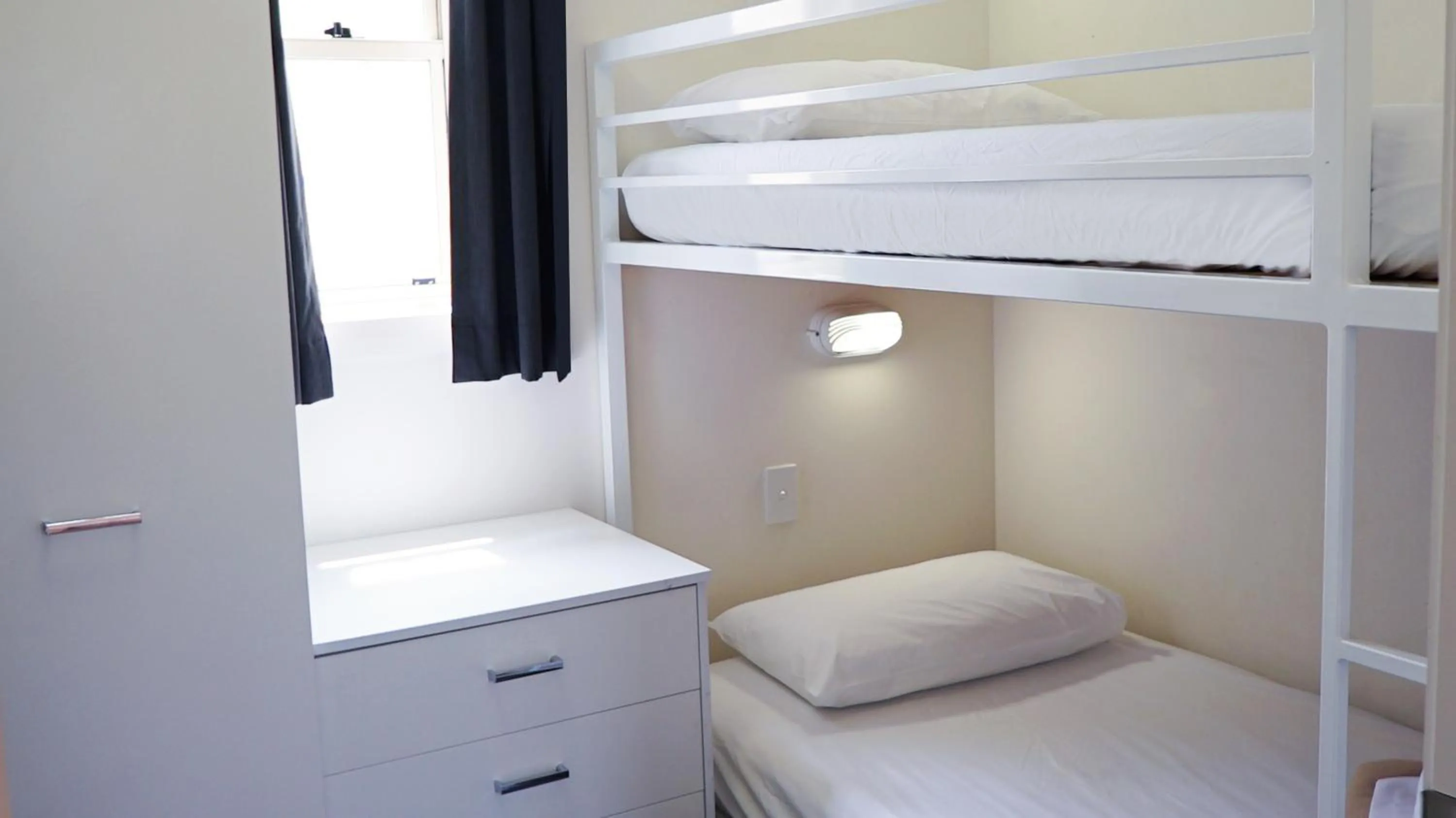 bunk bed, Bed in Ingenia Holidays Soldiers Point