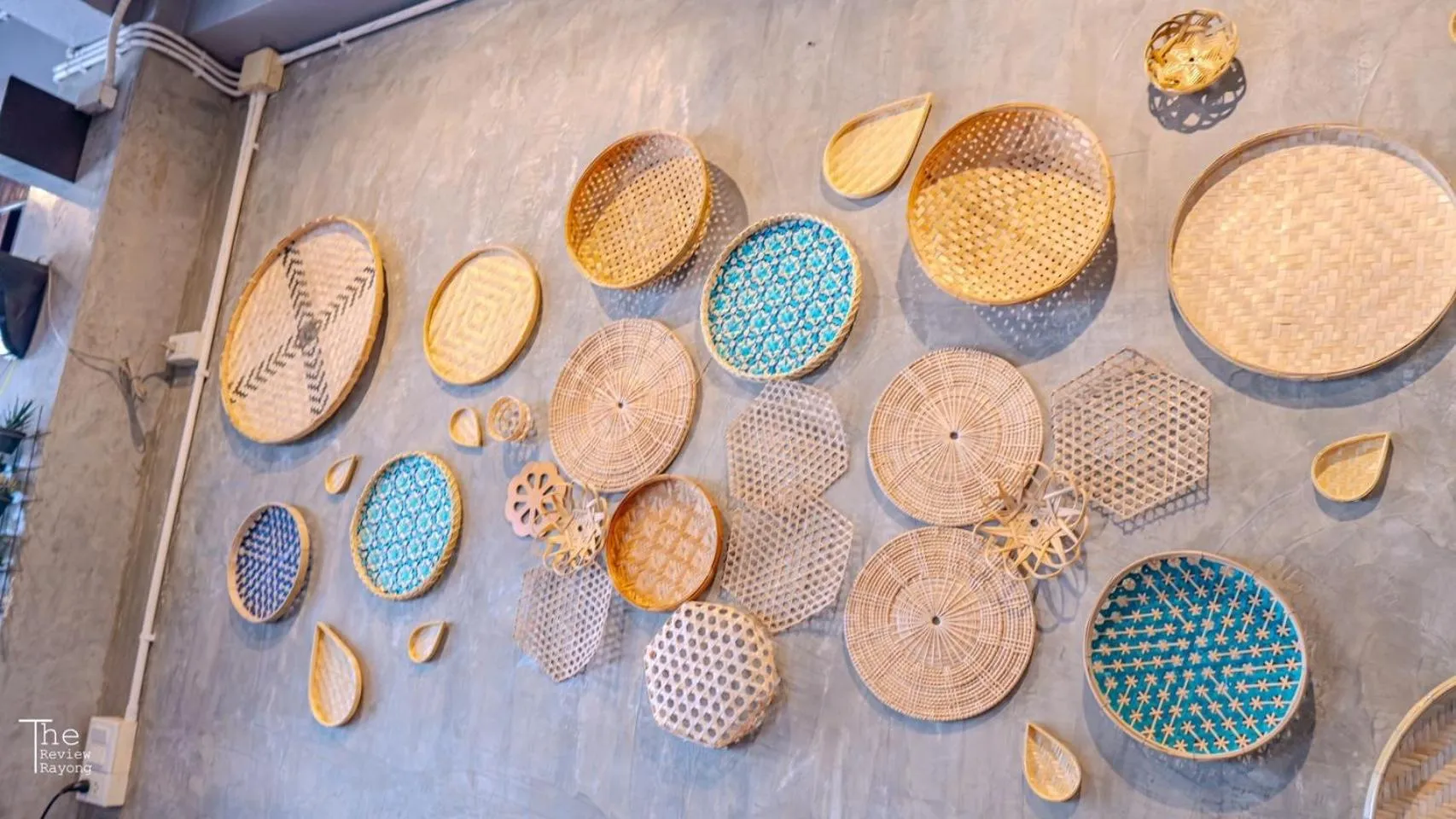 Restaurant/places to eat in Samed Port View