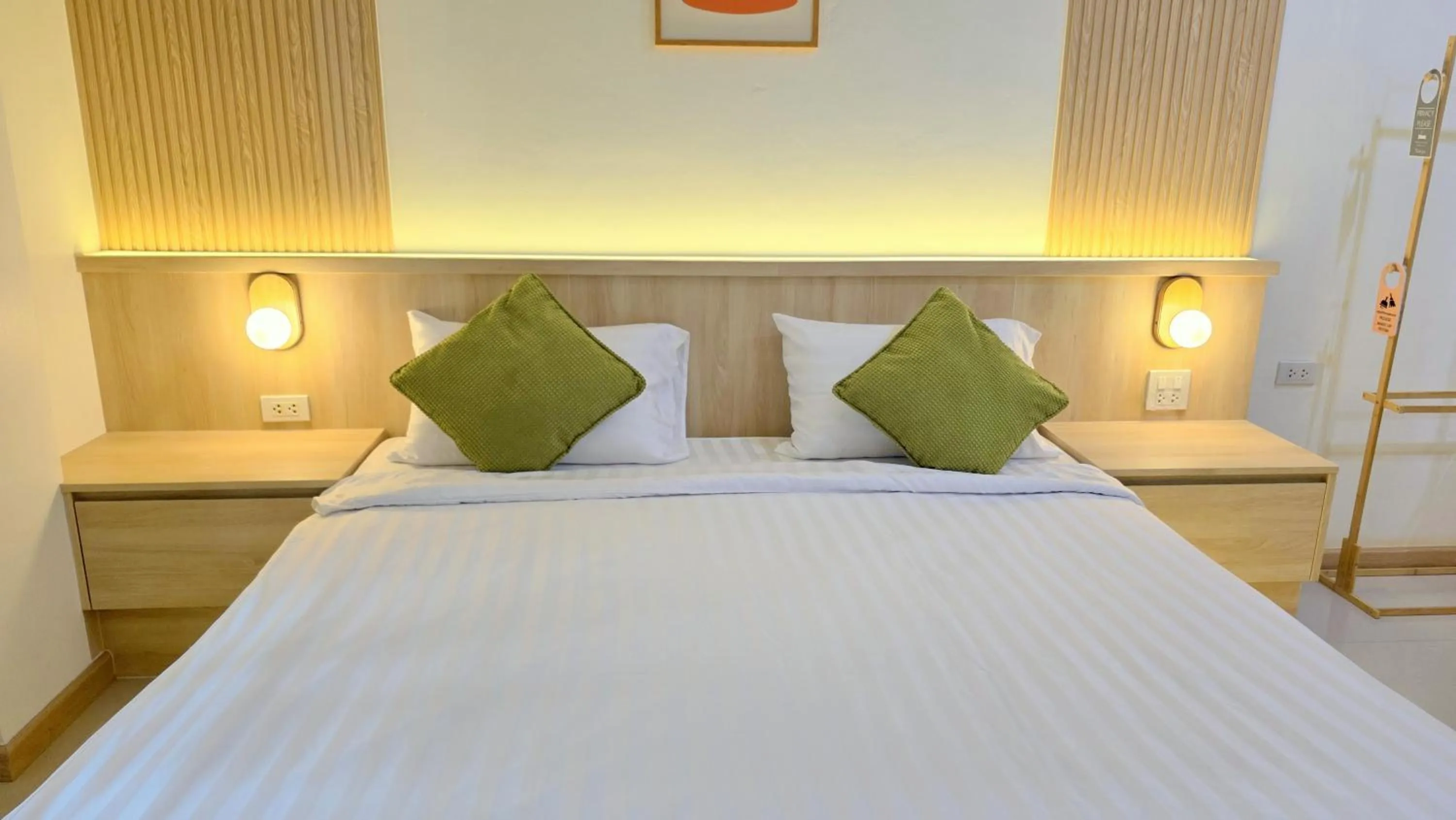 Bed in Samed Port View