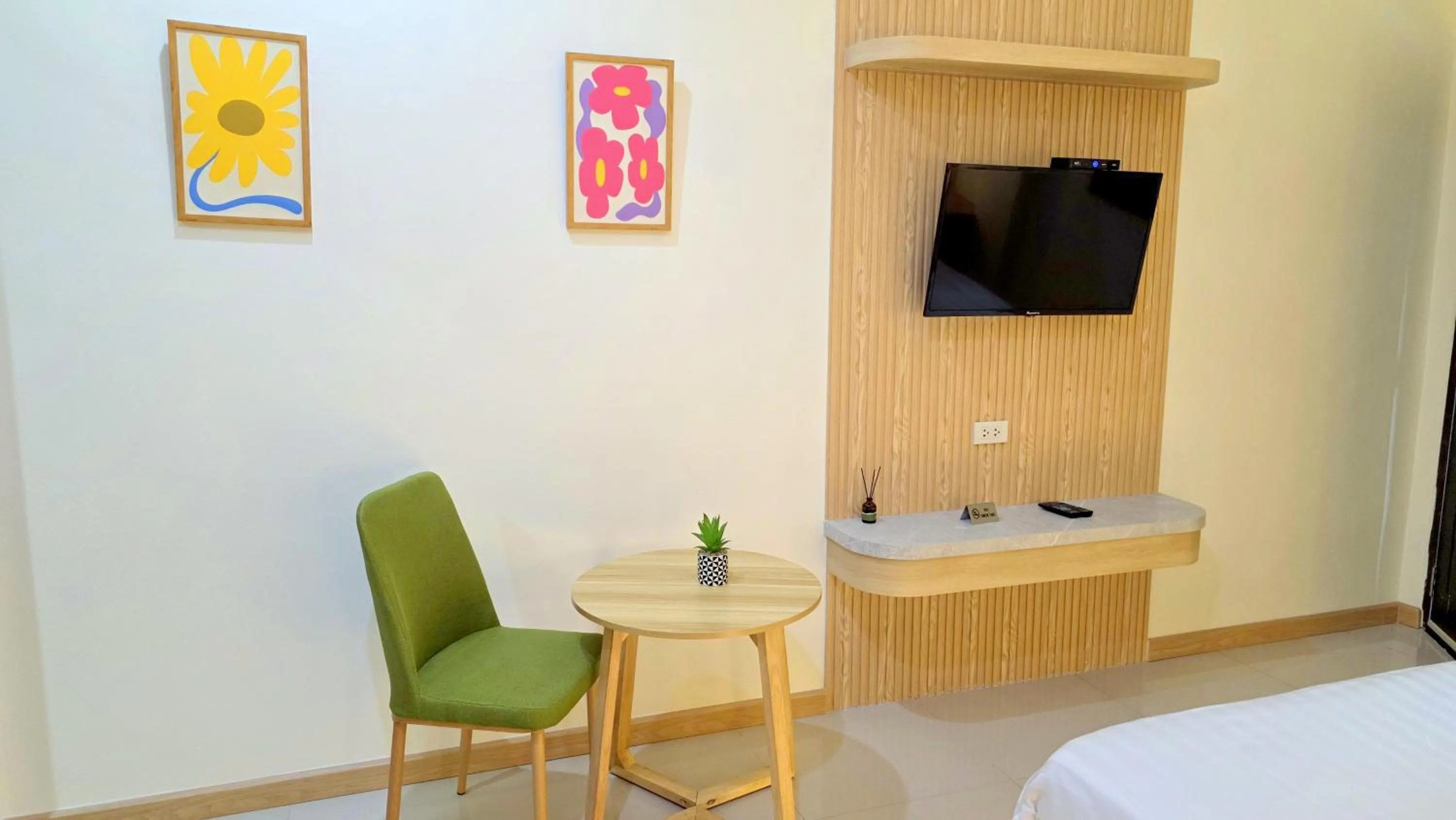 Bed in Samed Port View