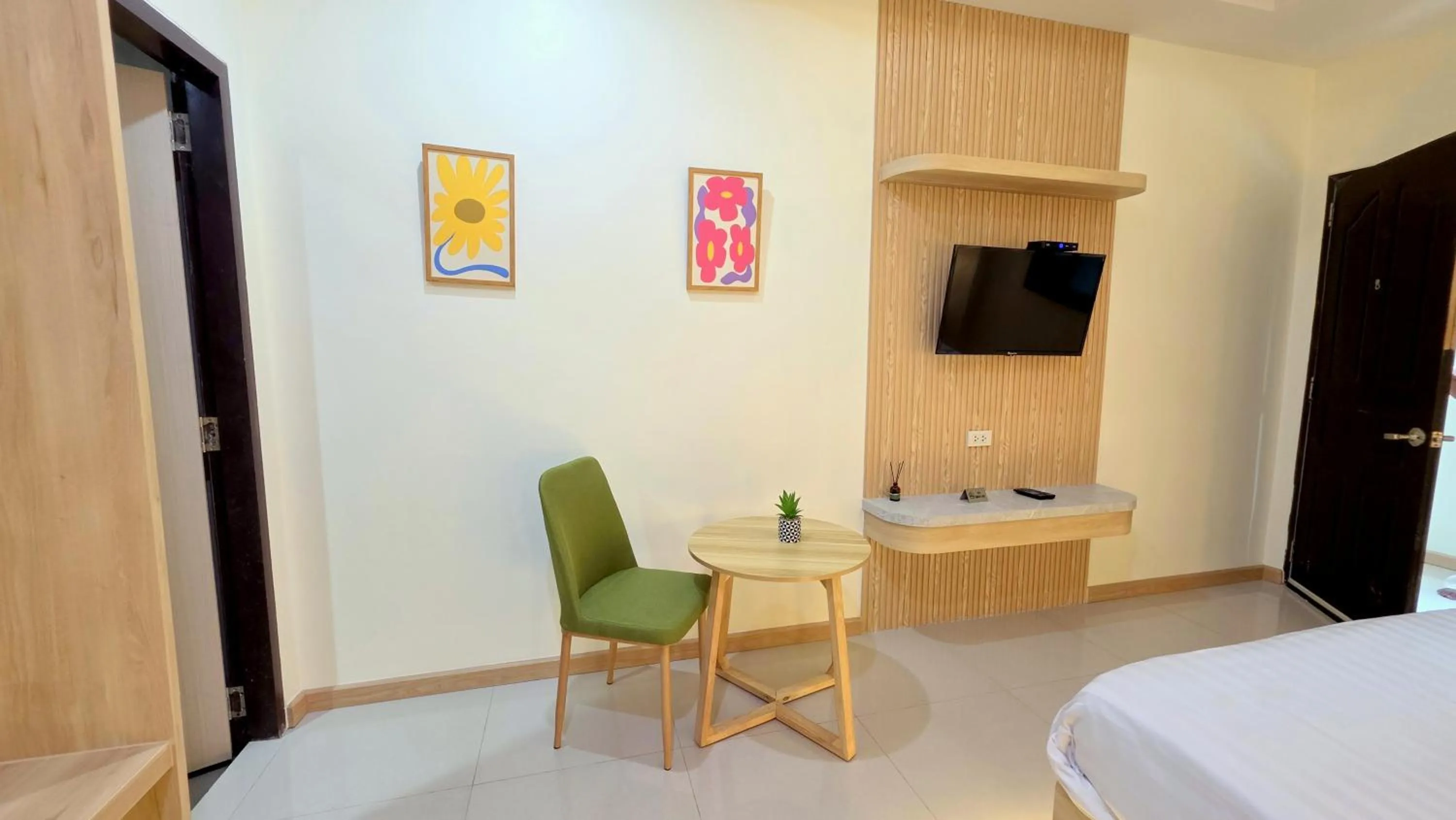 TV and multimedia, Bed in Samed Port View