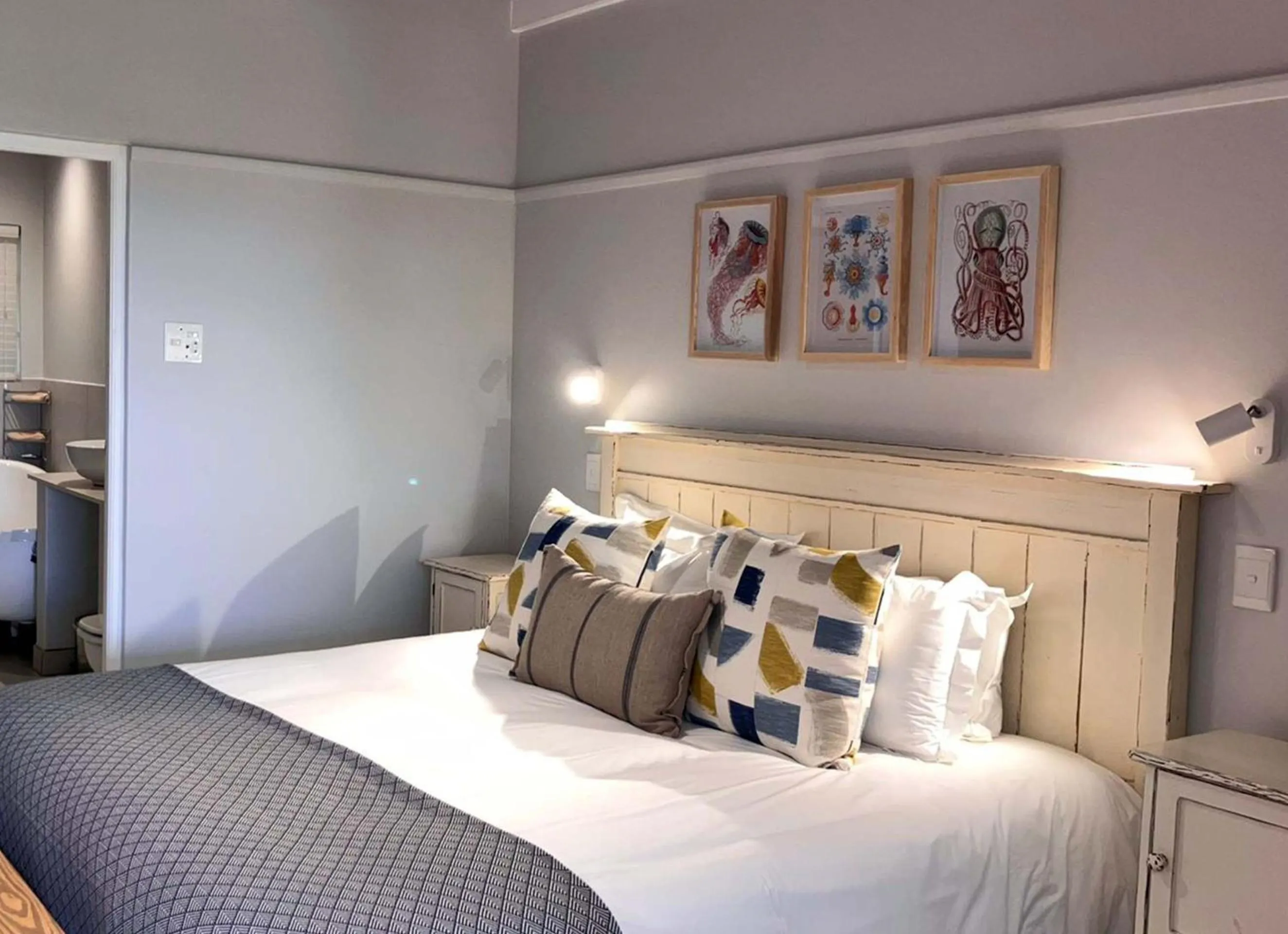 Bedroom, Bed in Oyster Bay Lodge