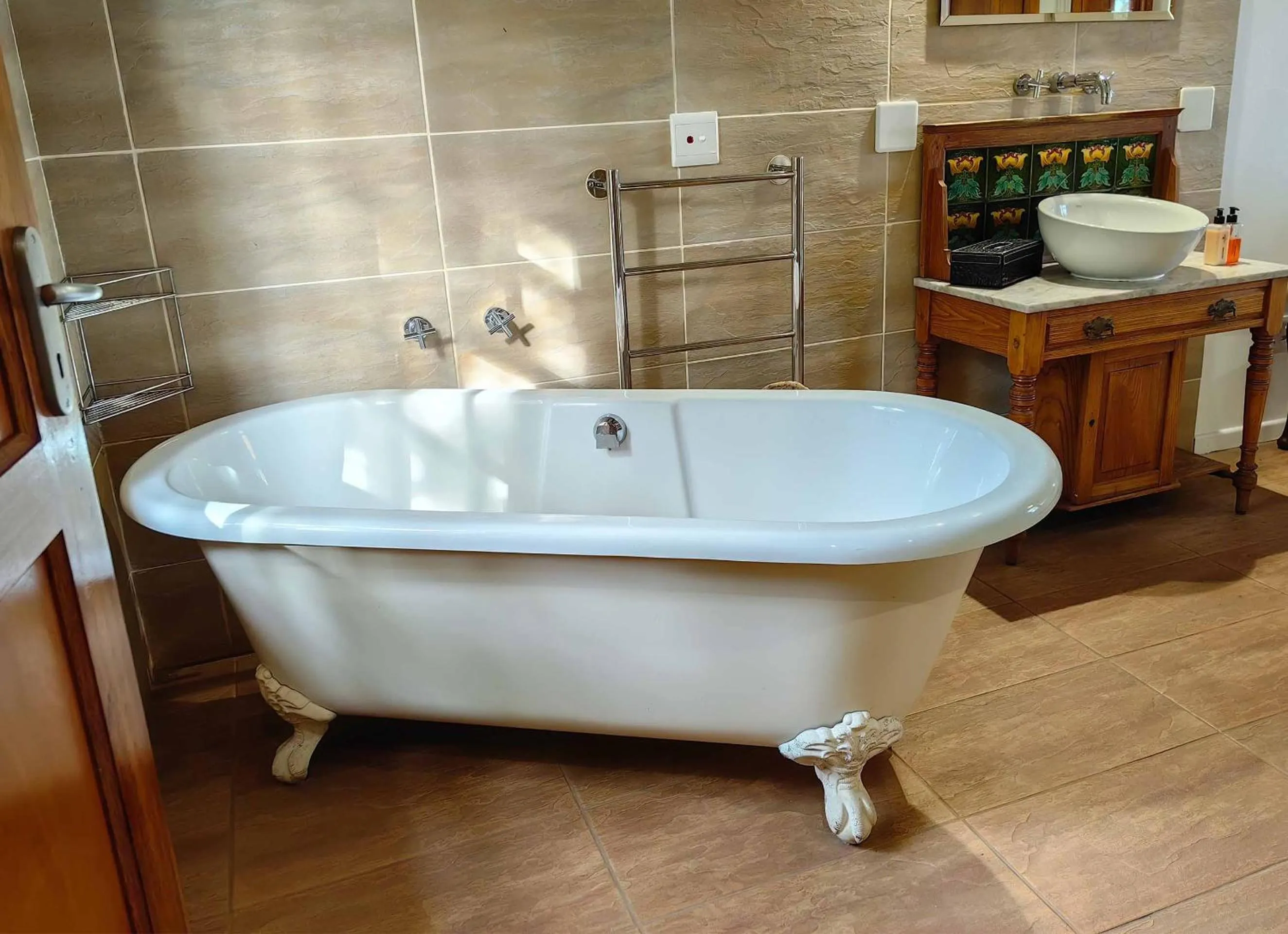 Bath in Oyster Bay Lodge