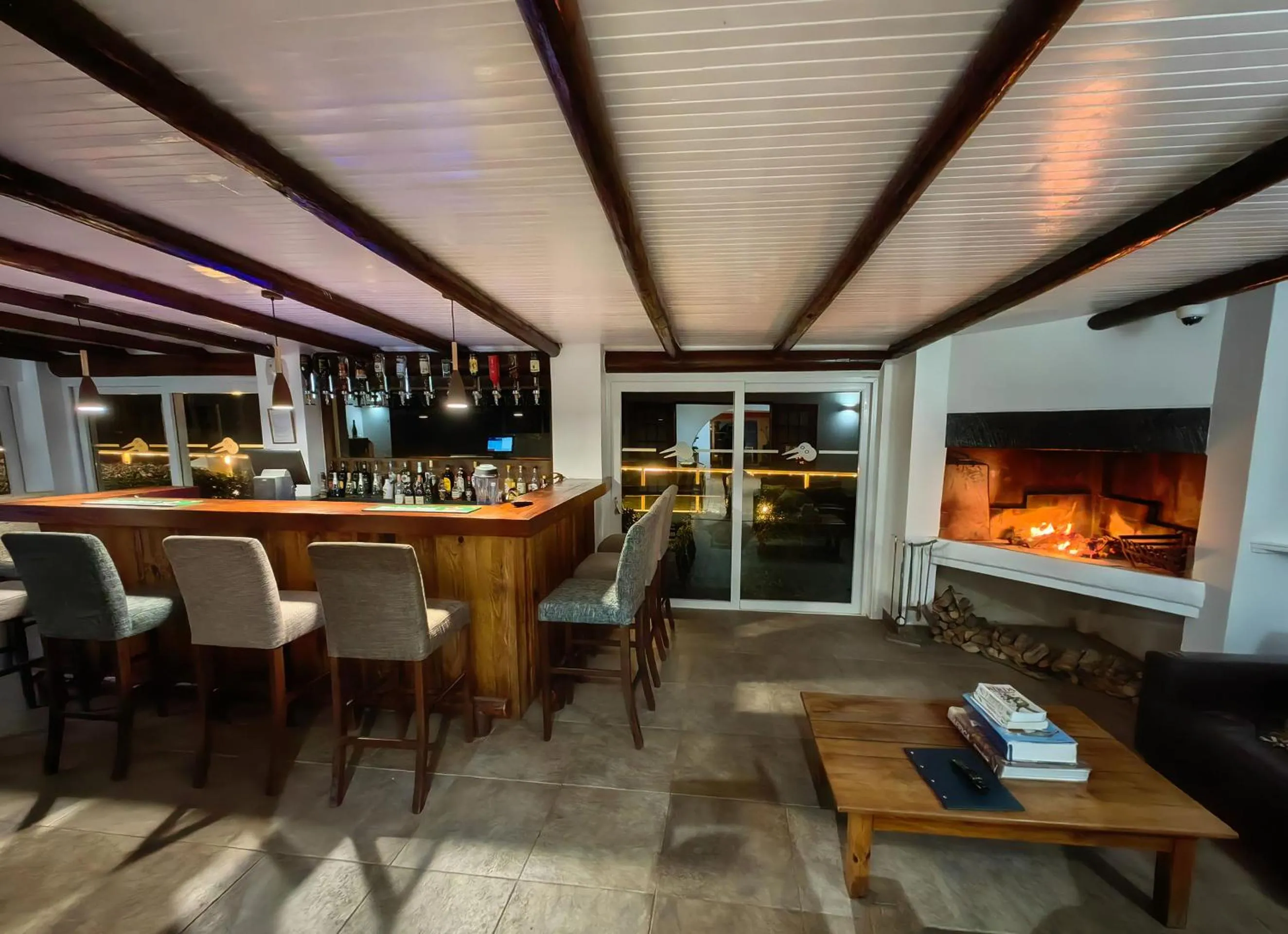 Lounge or bar in Oyster Bay Lodge