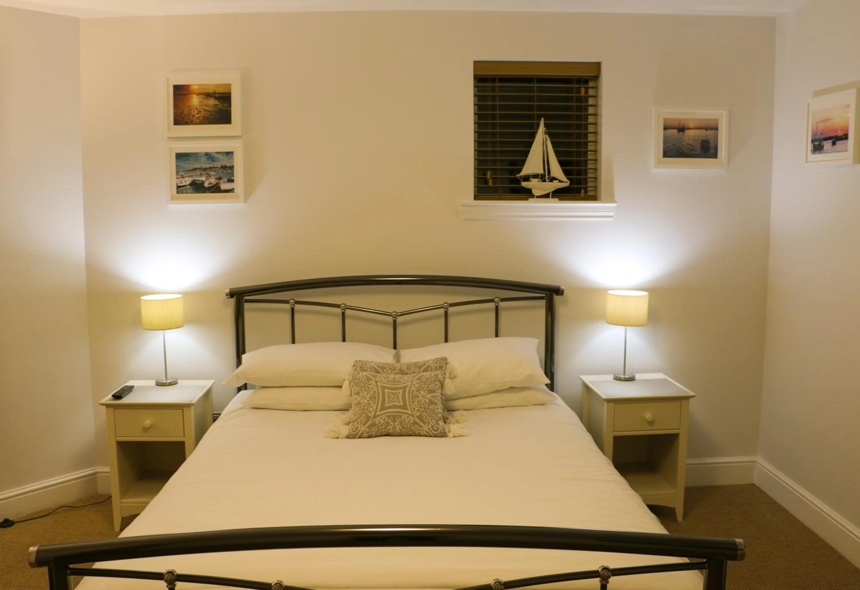 Bed in The Victory at Mersea