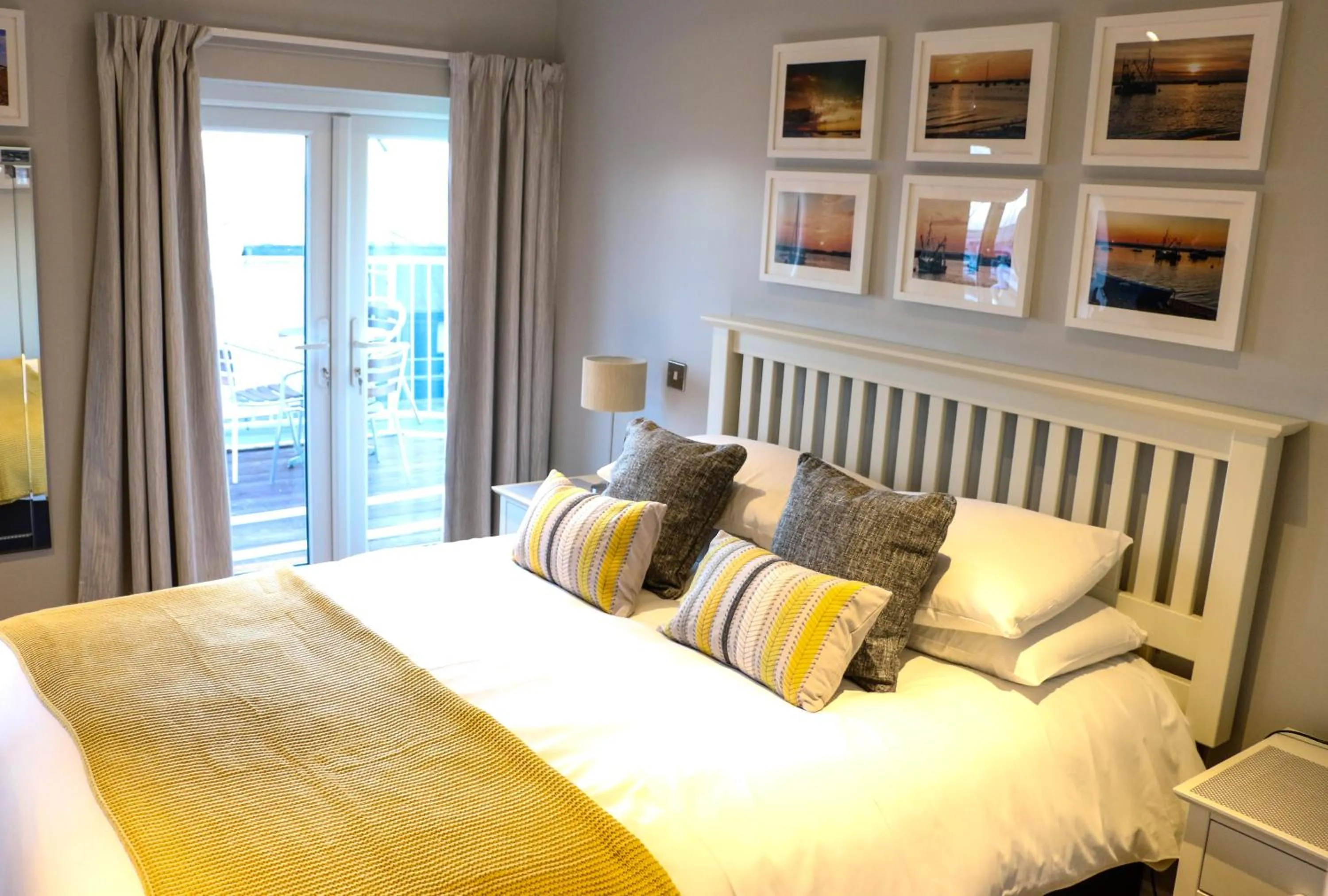 Bed in The Victory at Mersea