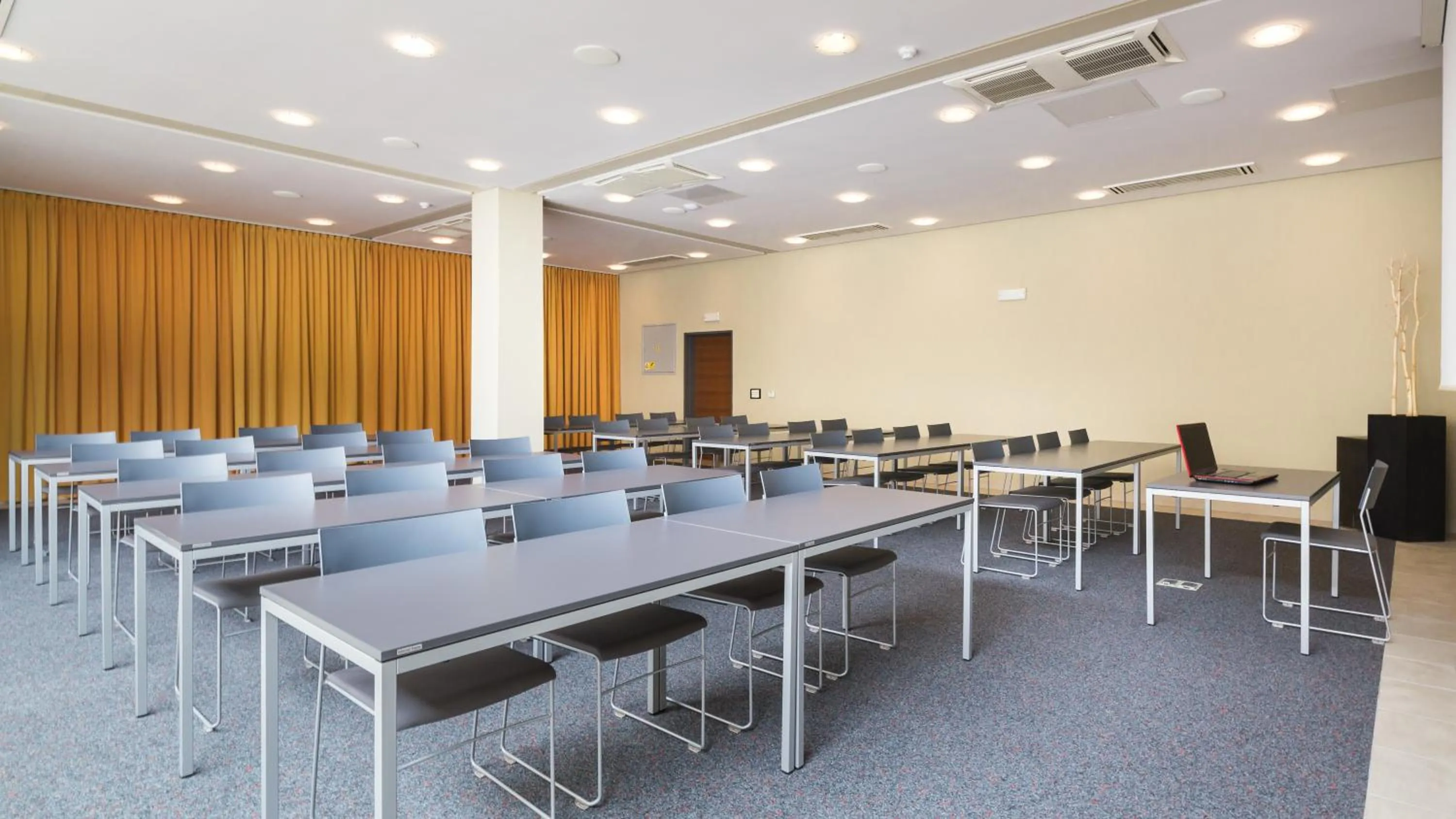 Meeting/conference room in BRETANIDE Sport & Wellness Resort - All Inclusive