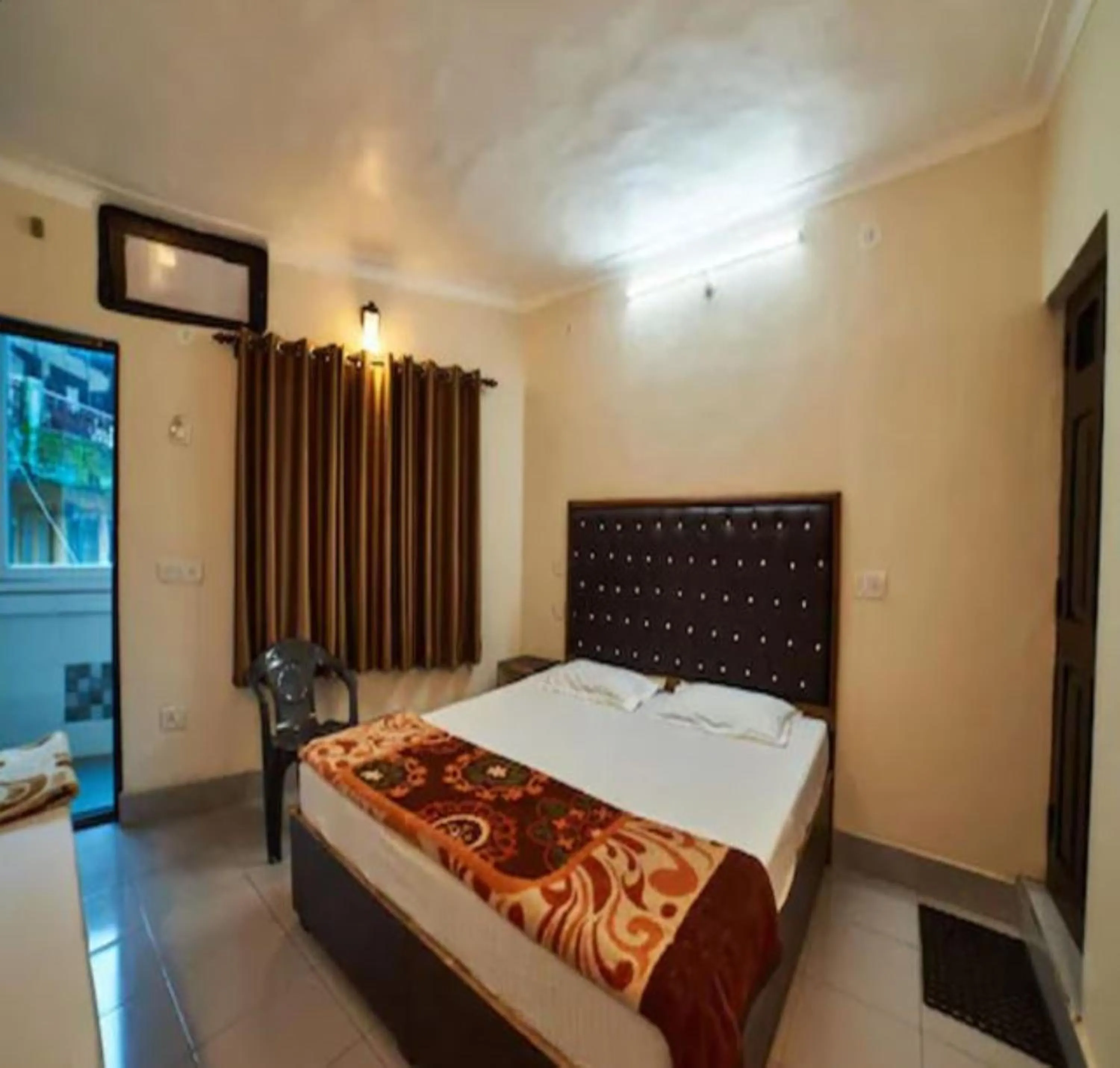 Deluxe Double Room in The Jeet Mahal Hotel