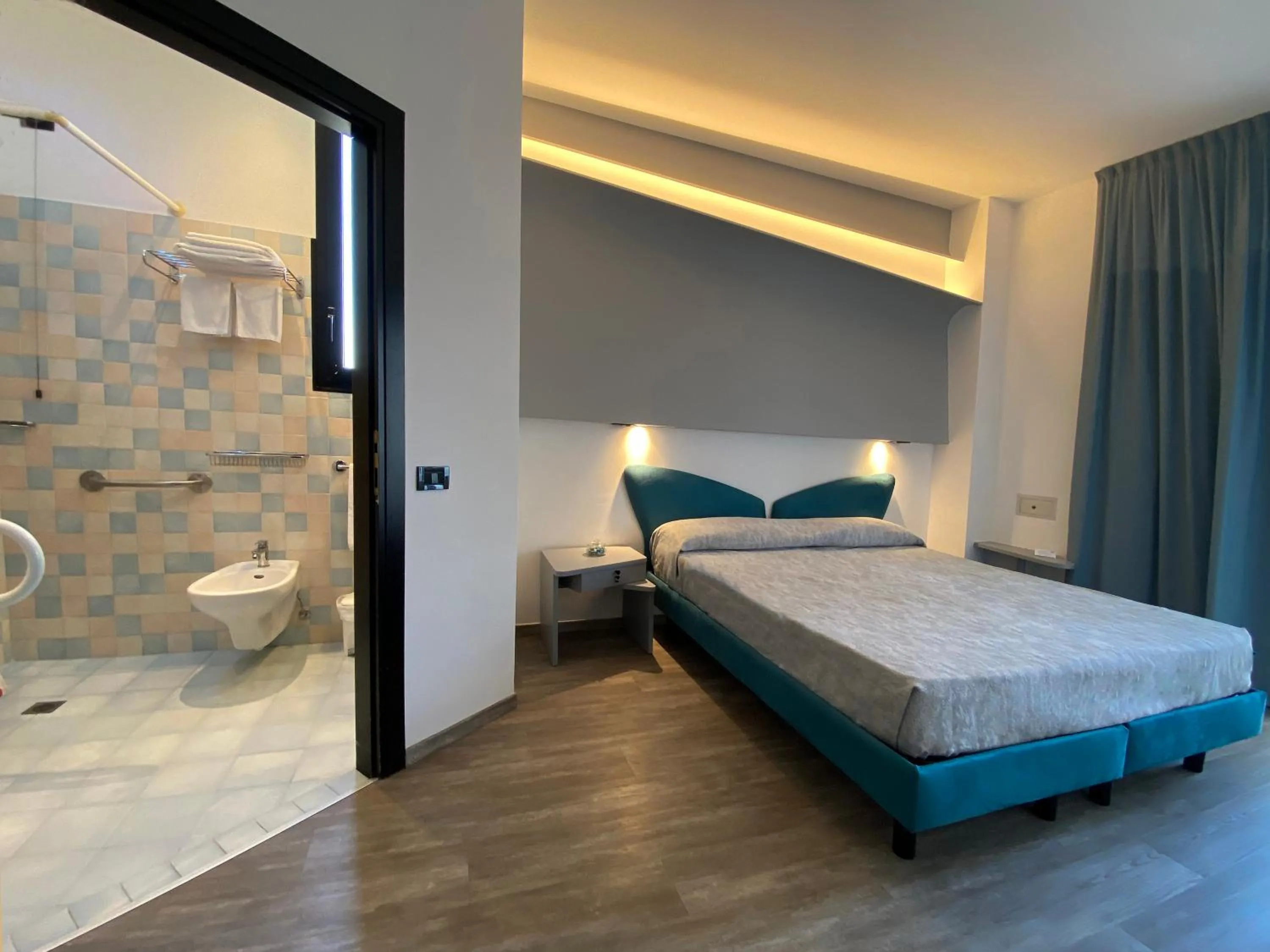 Bedroom, Bed in Hotel Ali d'Oro