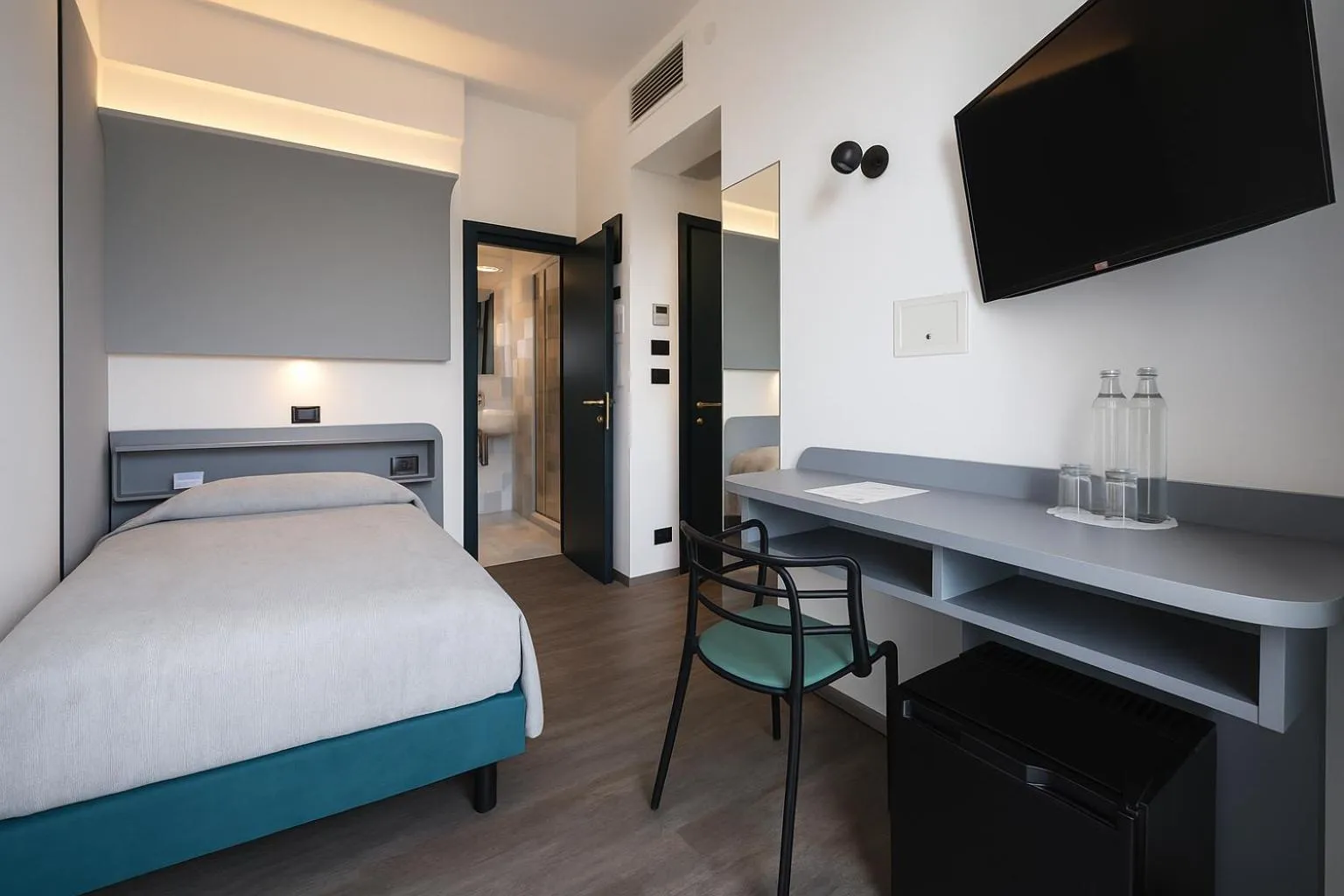 Bedroom, Bed in Hotel Ali d'Oro