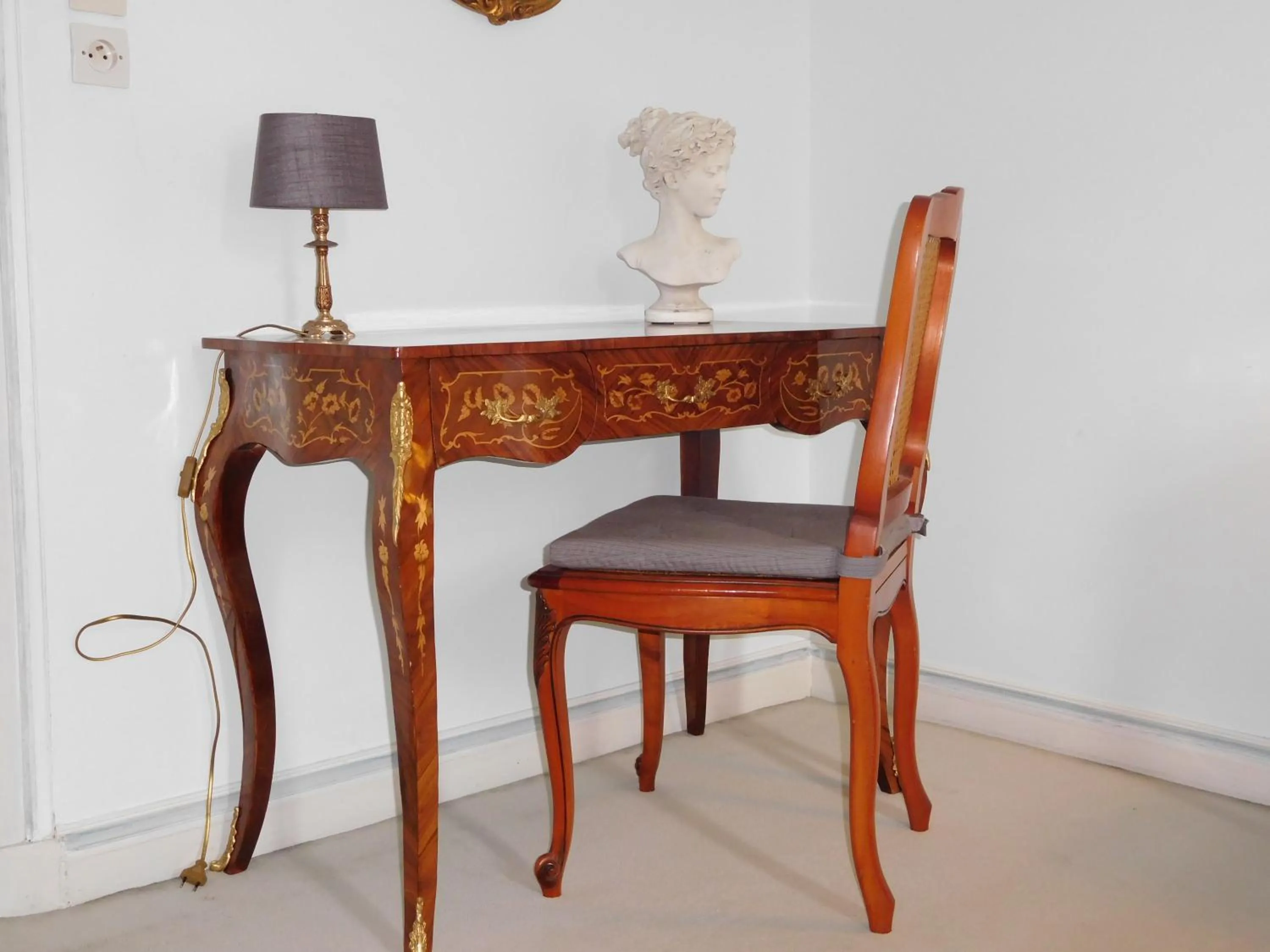 Seating area in Chambres d'hôtes Château de Courcelette
