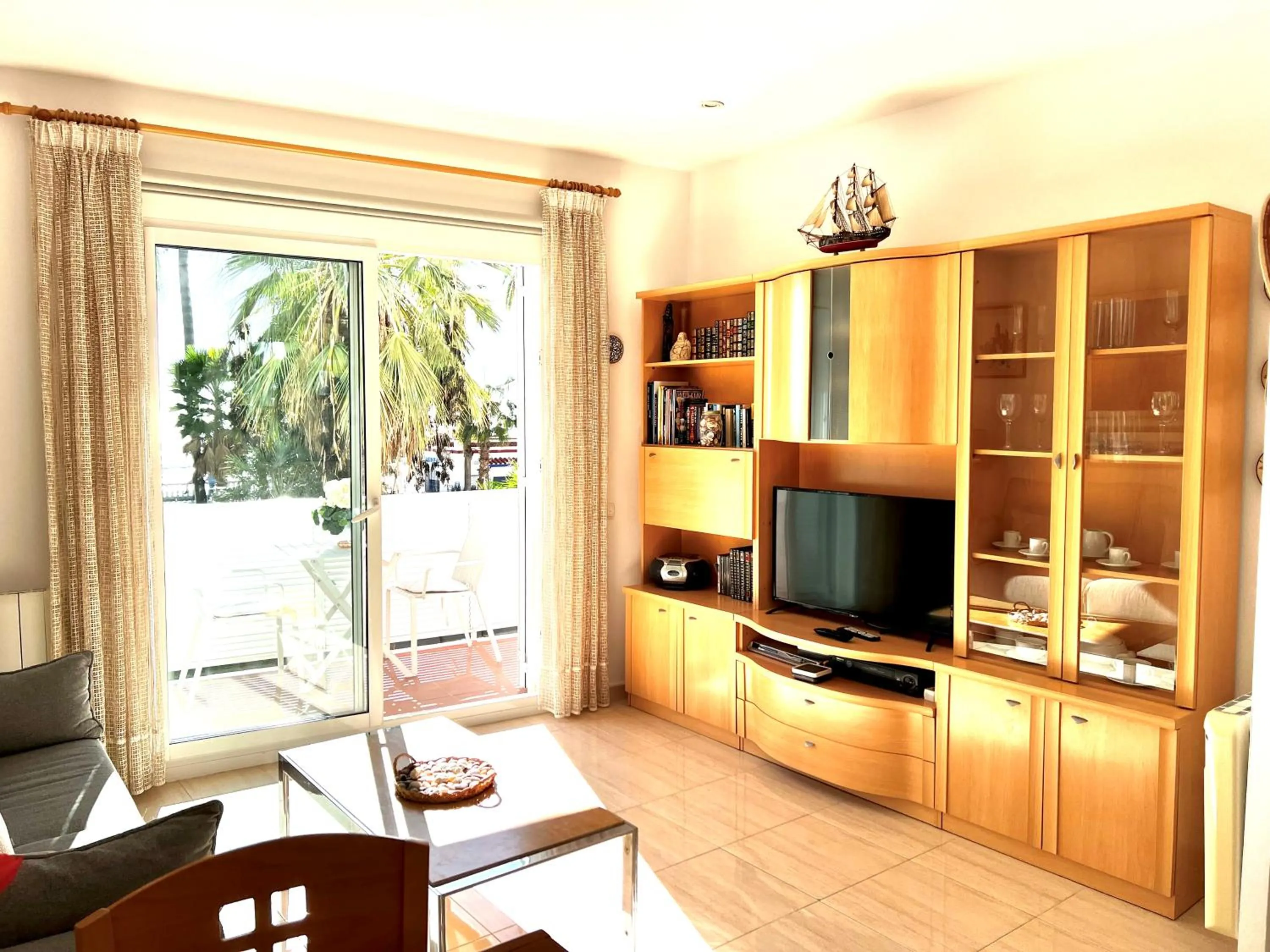 TV and multimedia in Sitges Seafront RIBERA