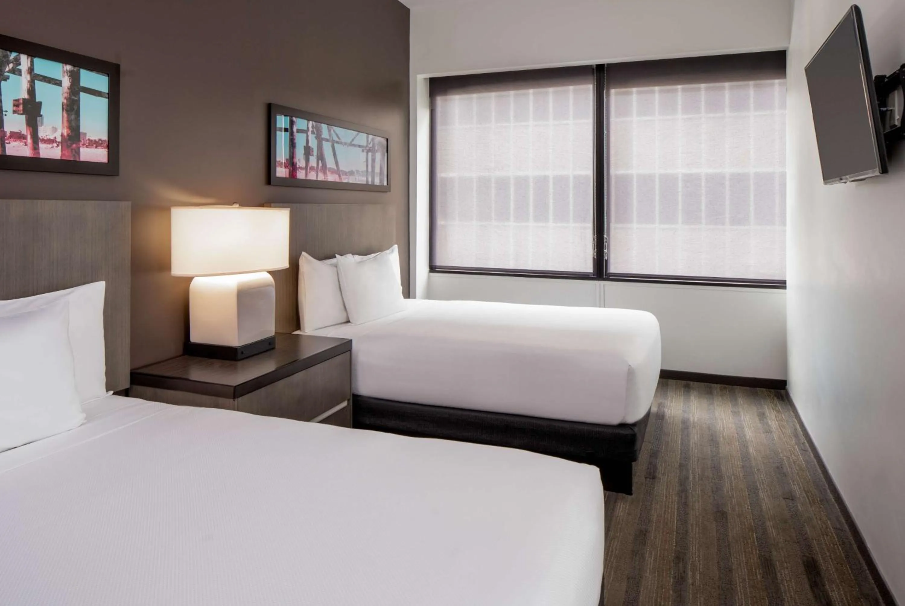 Photo of the whole room, Bed in Hyatt House New Orleans Downtown