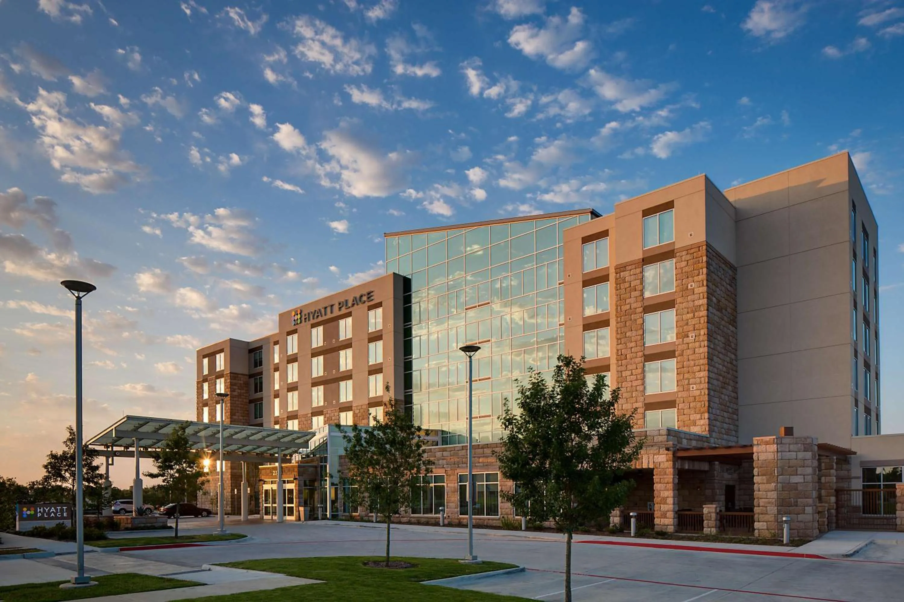Property building in Hyatt Place DFW